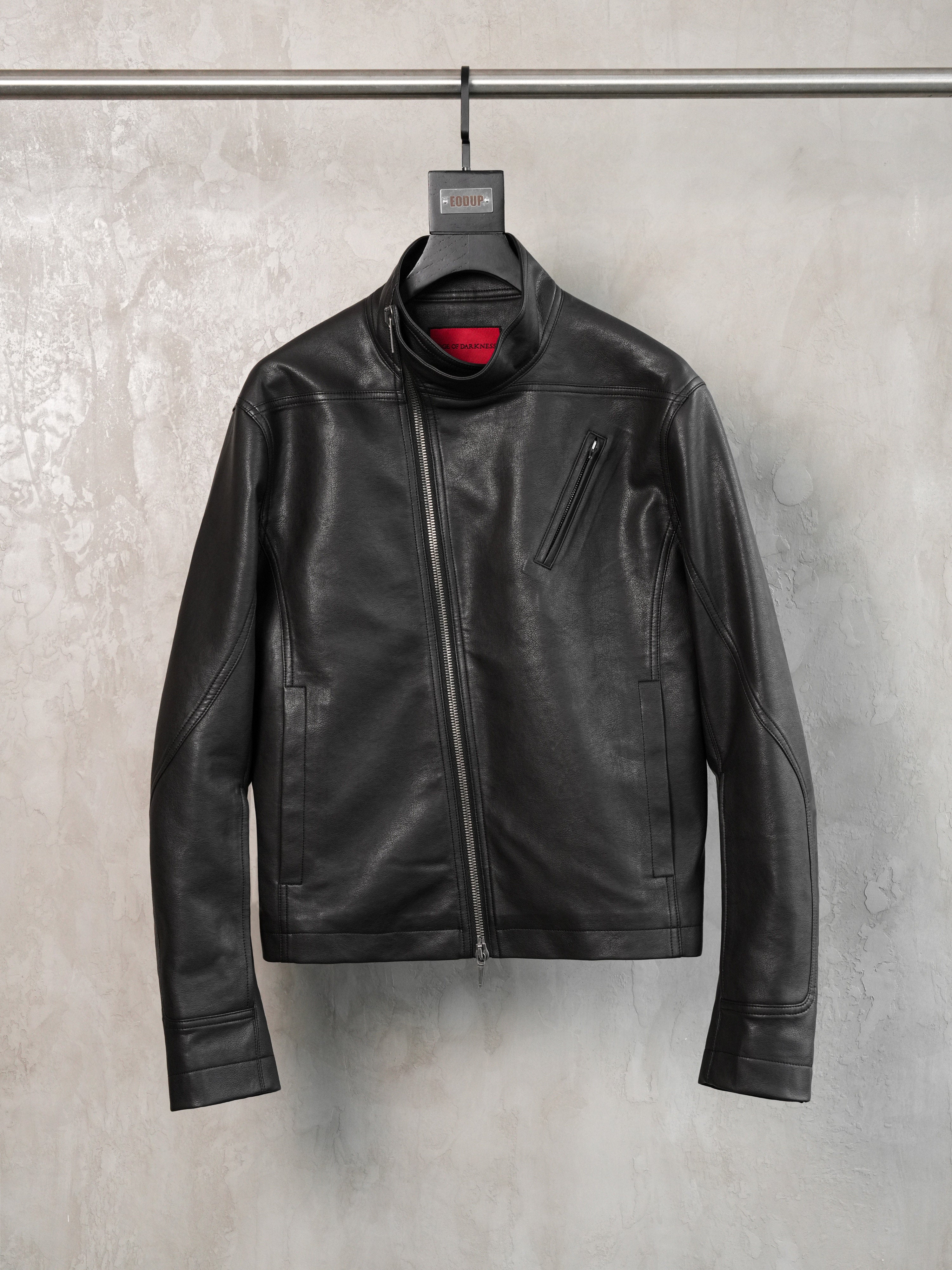 HEAVY‑DUTY DIAGONAL PLACKET DARK HIGH‑COLLAR LEATHER JACKET