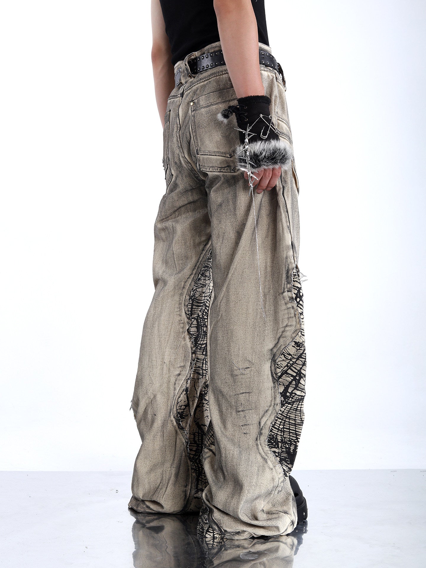 WASTELAND-STYLE SPIDER WEB PRINT DISTRESSED WIDE-LEG JEANS