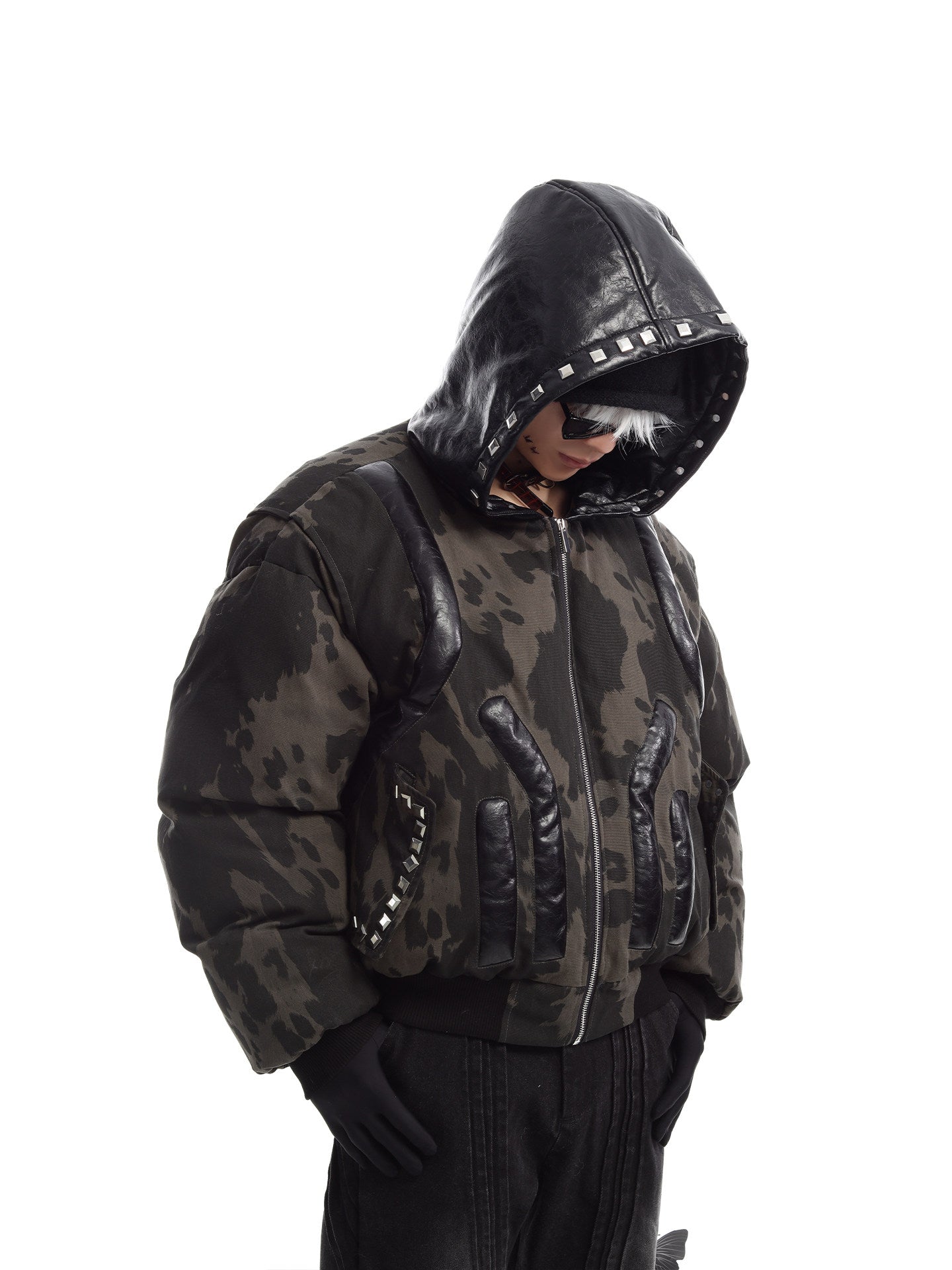 HEAVYWEIGHT CAMO RIVET HOODED BOMBER JACKET Secondary image