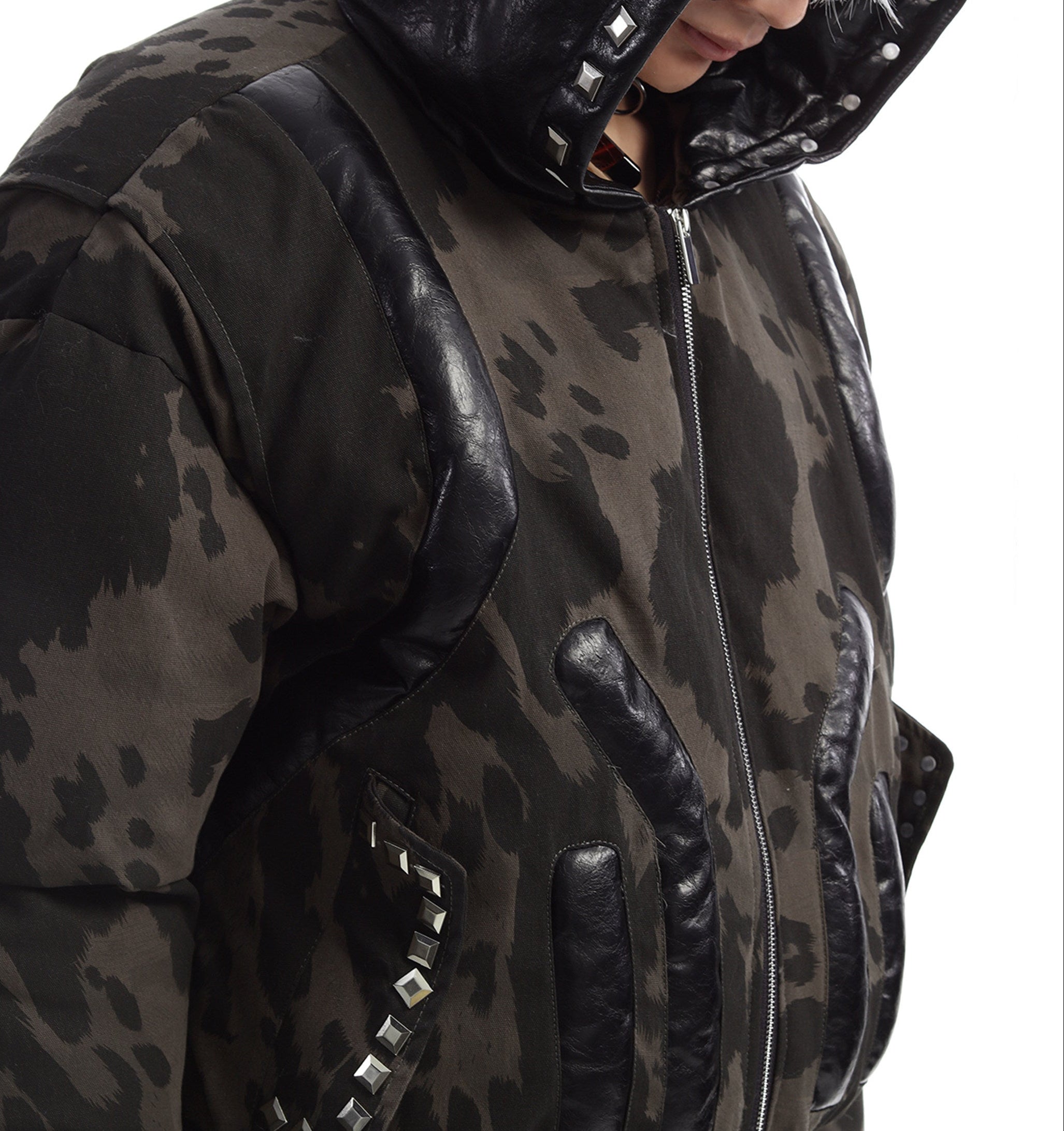 HEAVYWEIGHT CAMO RIVET HOODED BOMBER JACKET