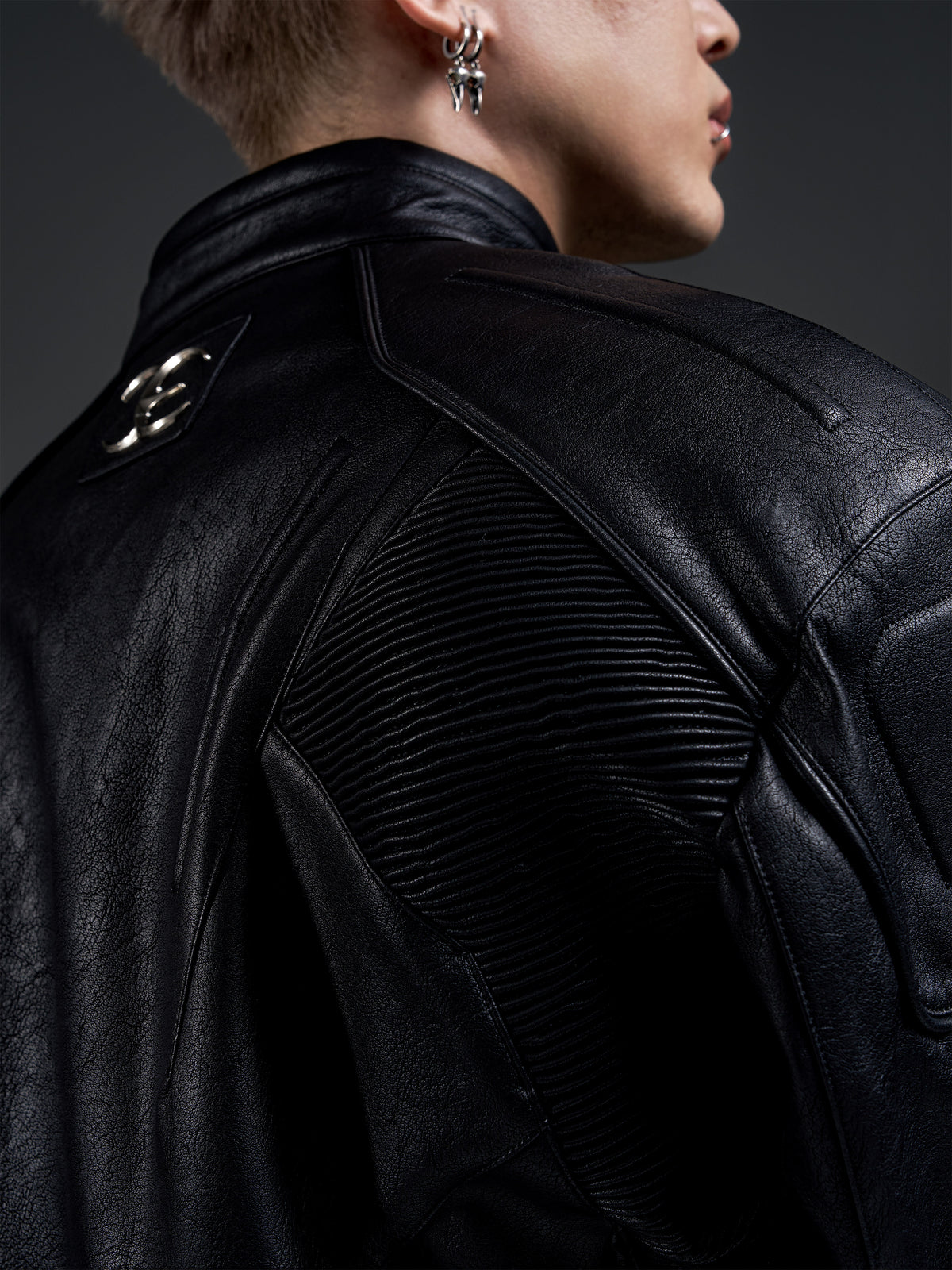 HEAVYWEIGHT ZIPPER OVERSIZED PADDED‑SHOULDER MOTOR LEATHER JACKET