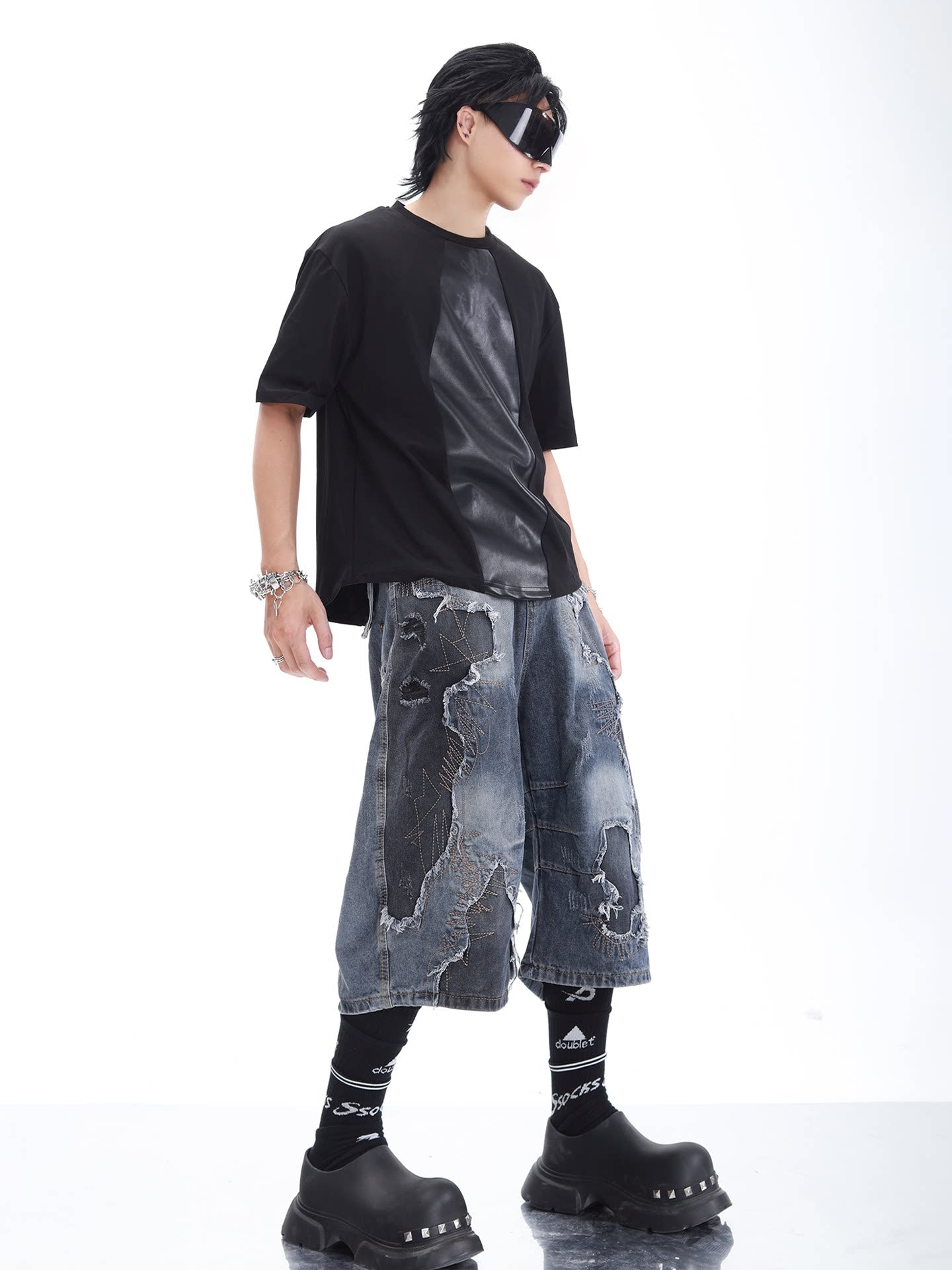 LOOSE-FIT DISTRESSED PATCHWORK CROPPED JEANS
