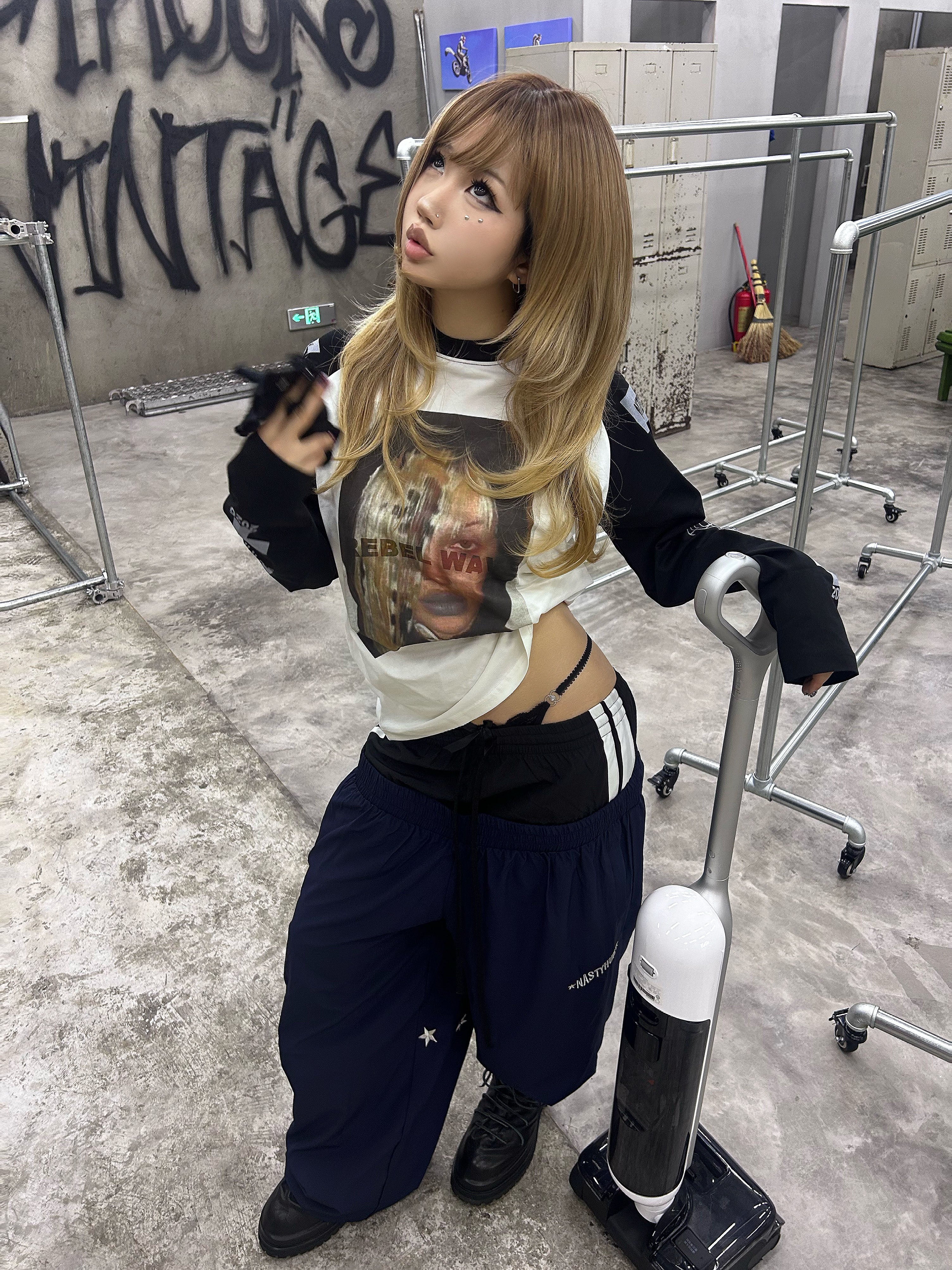 "WA_VE" PORTRAIT PRINT LONG SLEEVE TEE NICHE T-SHIRT