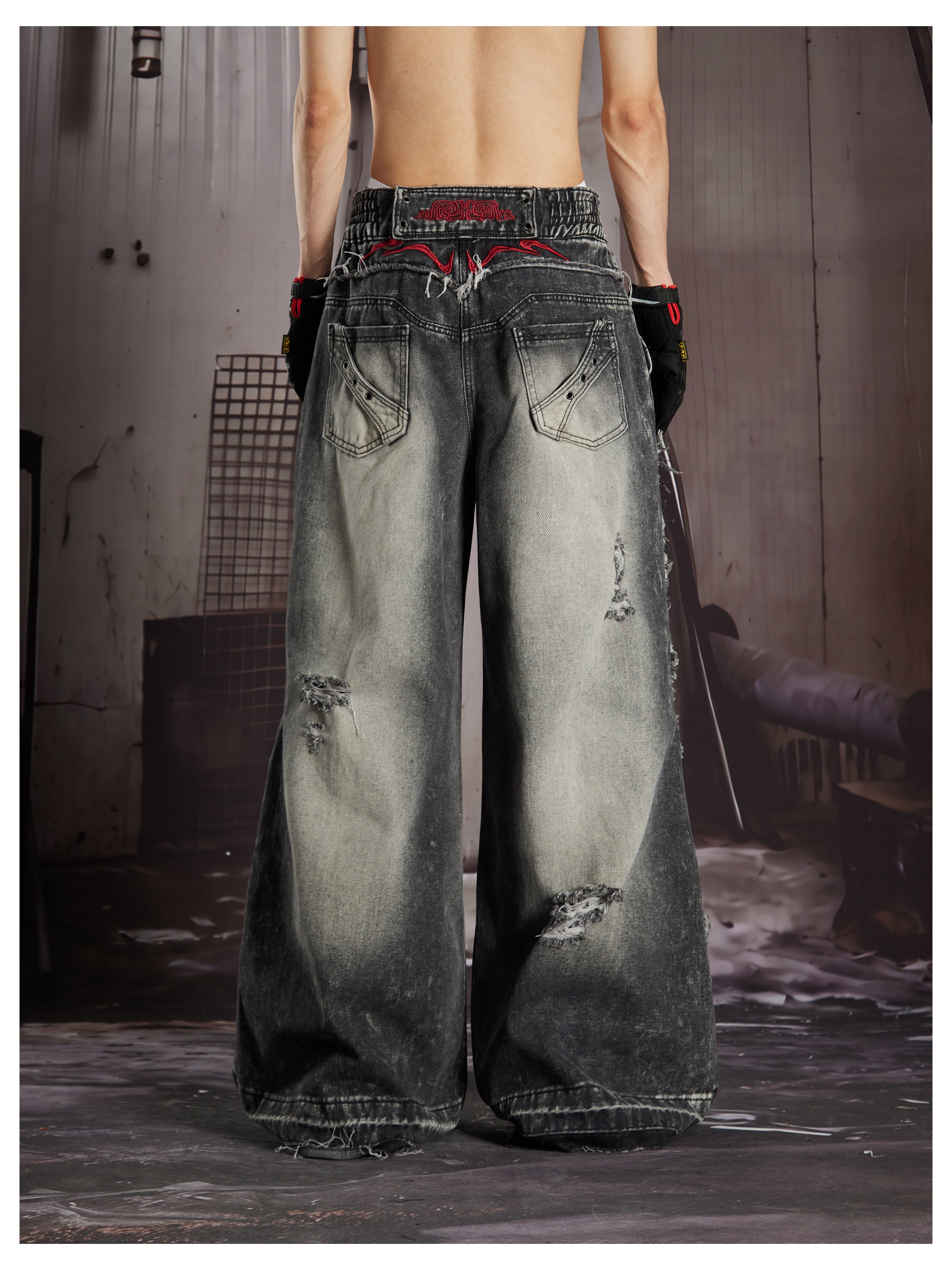 HEAVY-DUTY 3D CUT EMBROIDERY FLARE JEANS