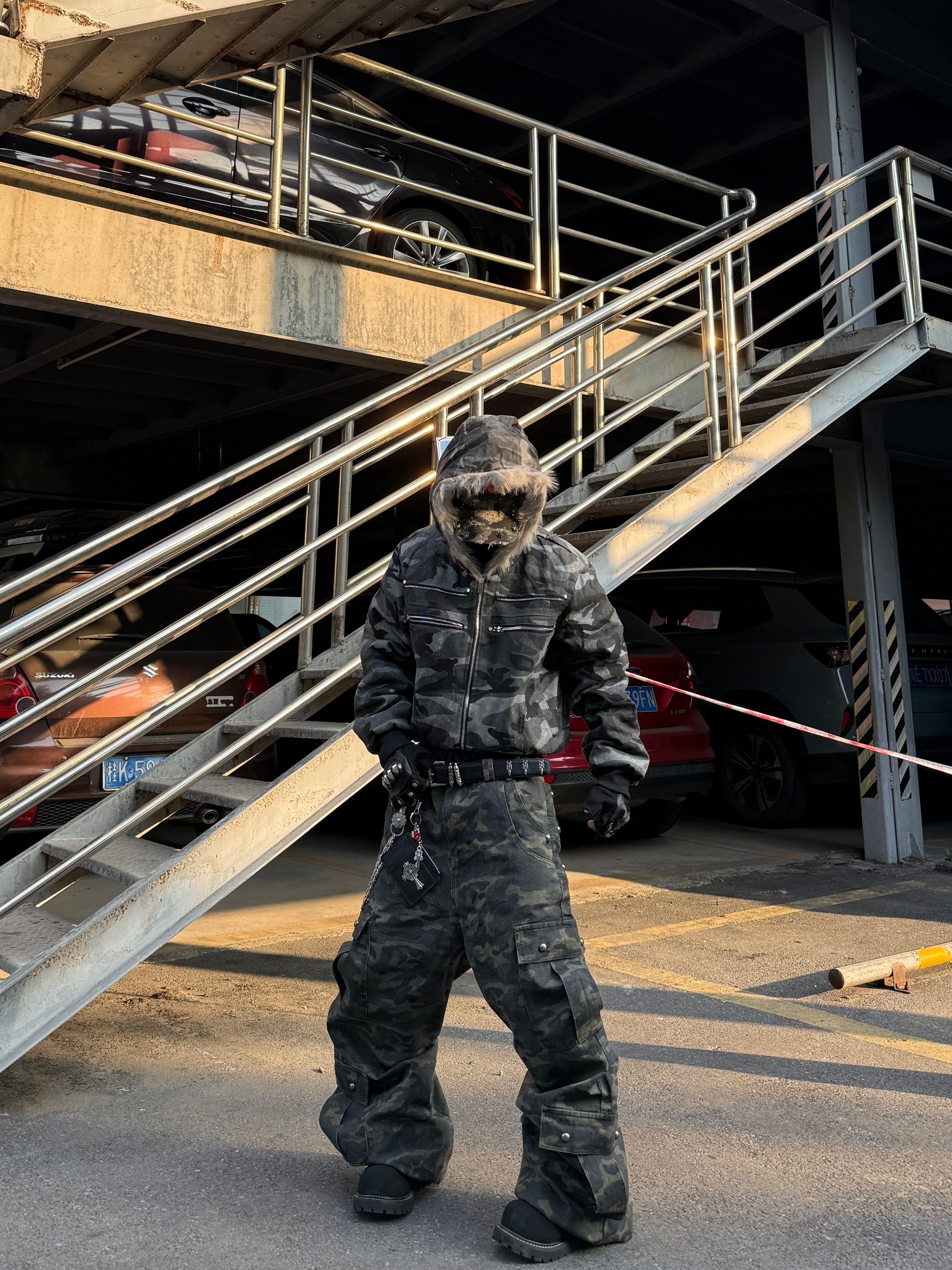 MULTI-WAIST RIVET CAMO CARGO PANTS