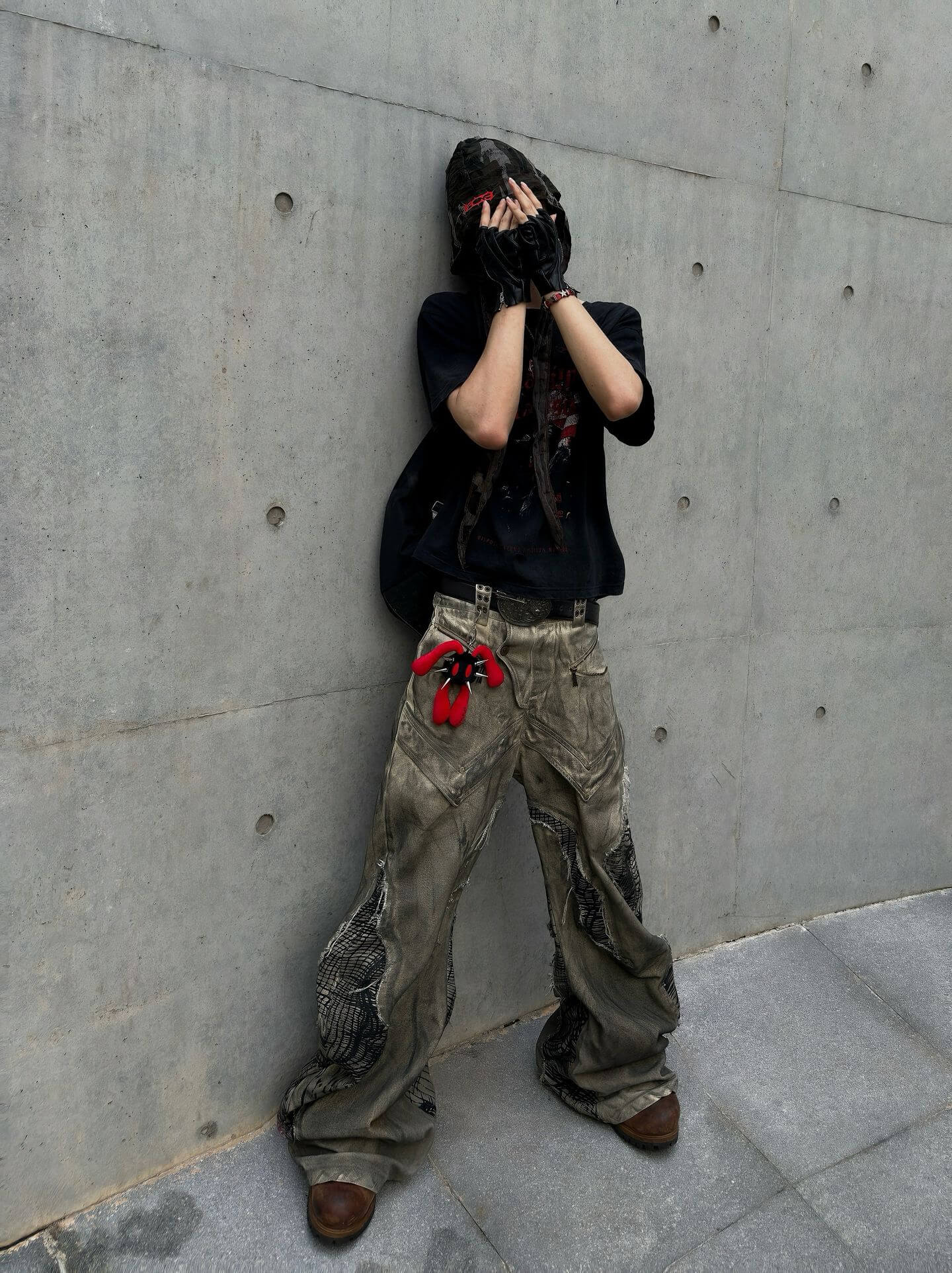 WASTELAND-STYLE SPIDER WEB PRINT DISTRESSED WIDE-LEG JEANS