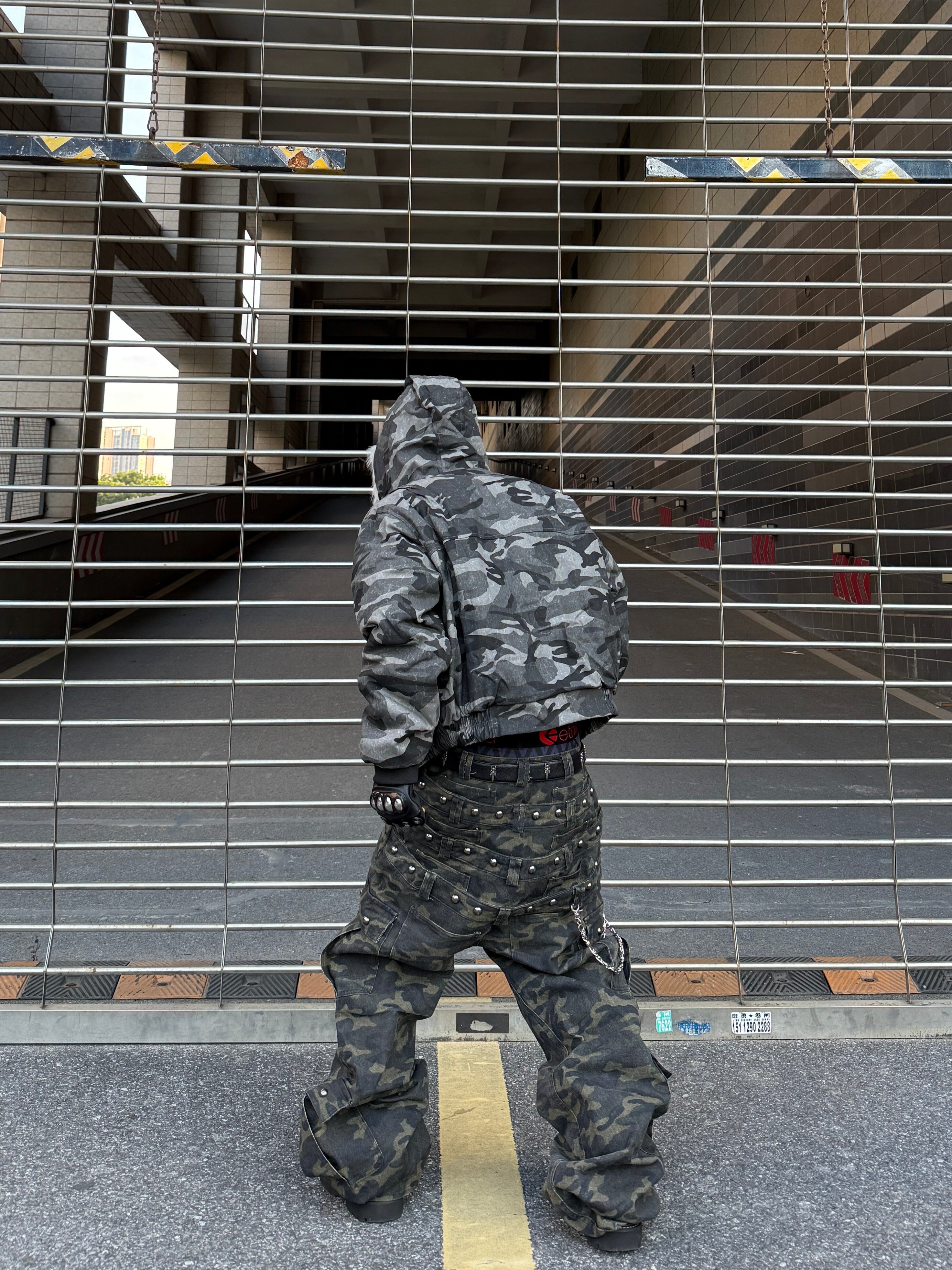 MULTI-WAIST RIVET CAMO CARGO PANTS