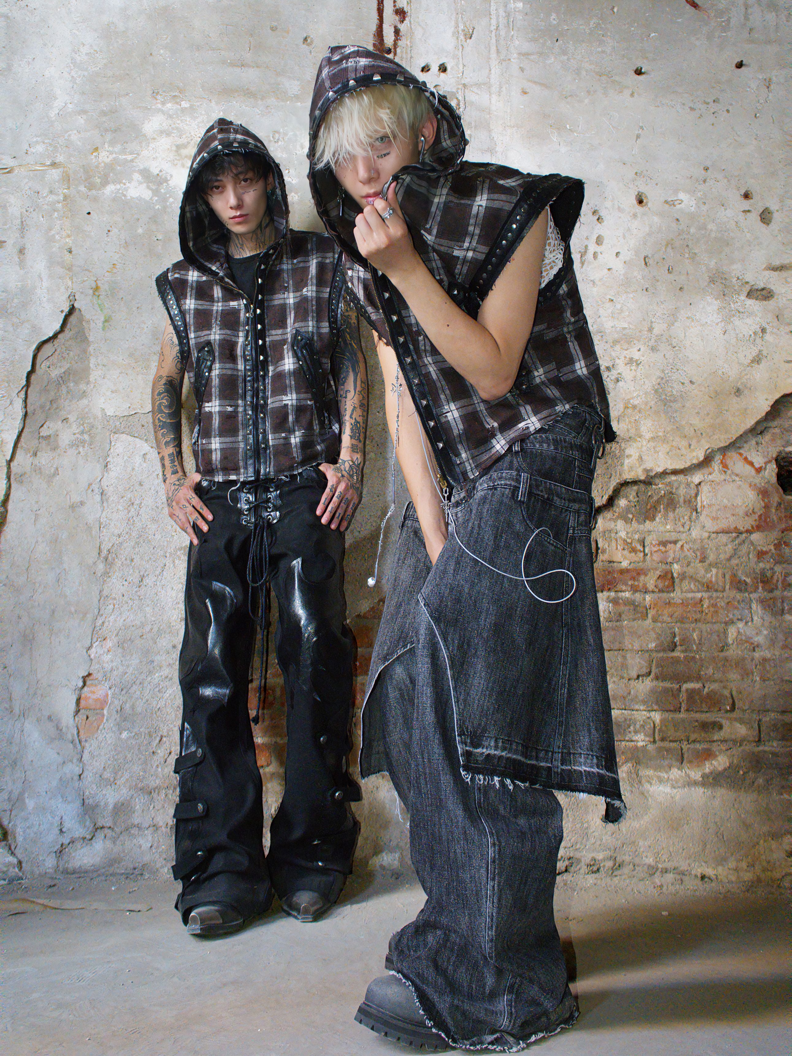 HEAVY-DUTY RIVET PLAID DIRTY WASHED SLEEVELESS HOODED VEST