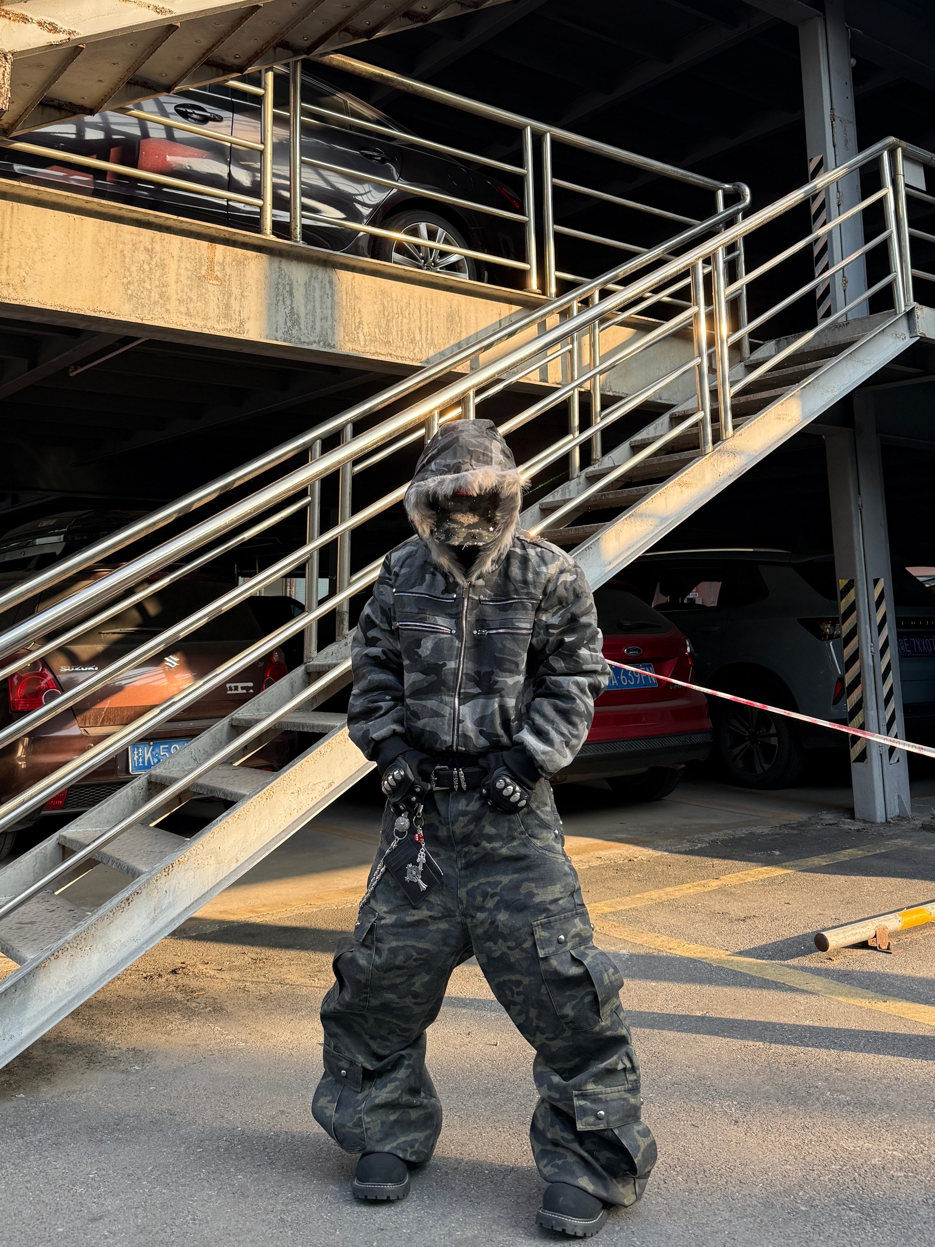 MULTI-WAIST RIVET CAMO CARGO PANTS