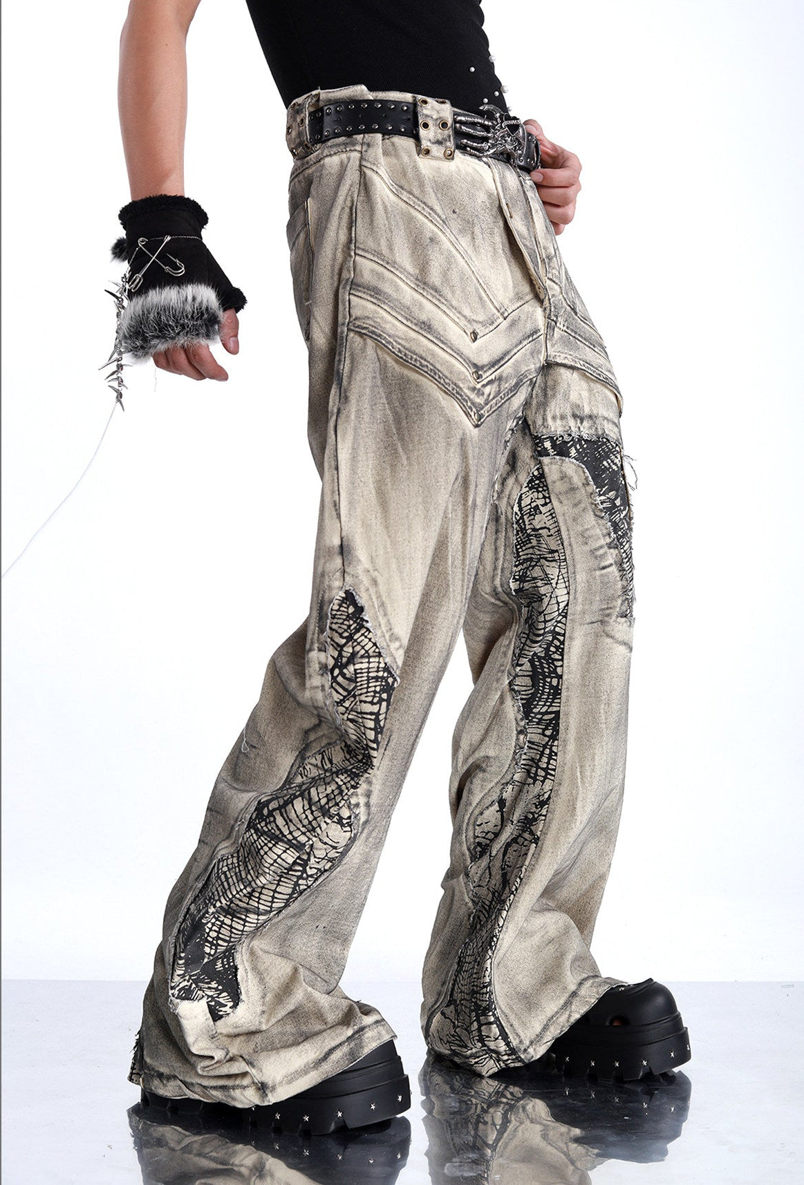 WASTELAND-STYLE SPIDER WEB PRINT DISTRESSED WIDE-LEG JEANS