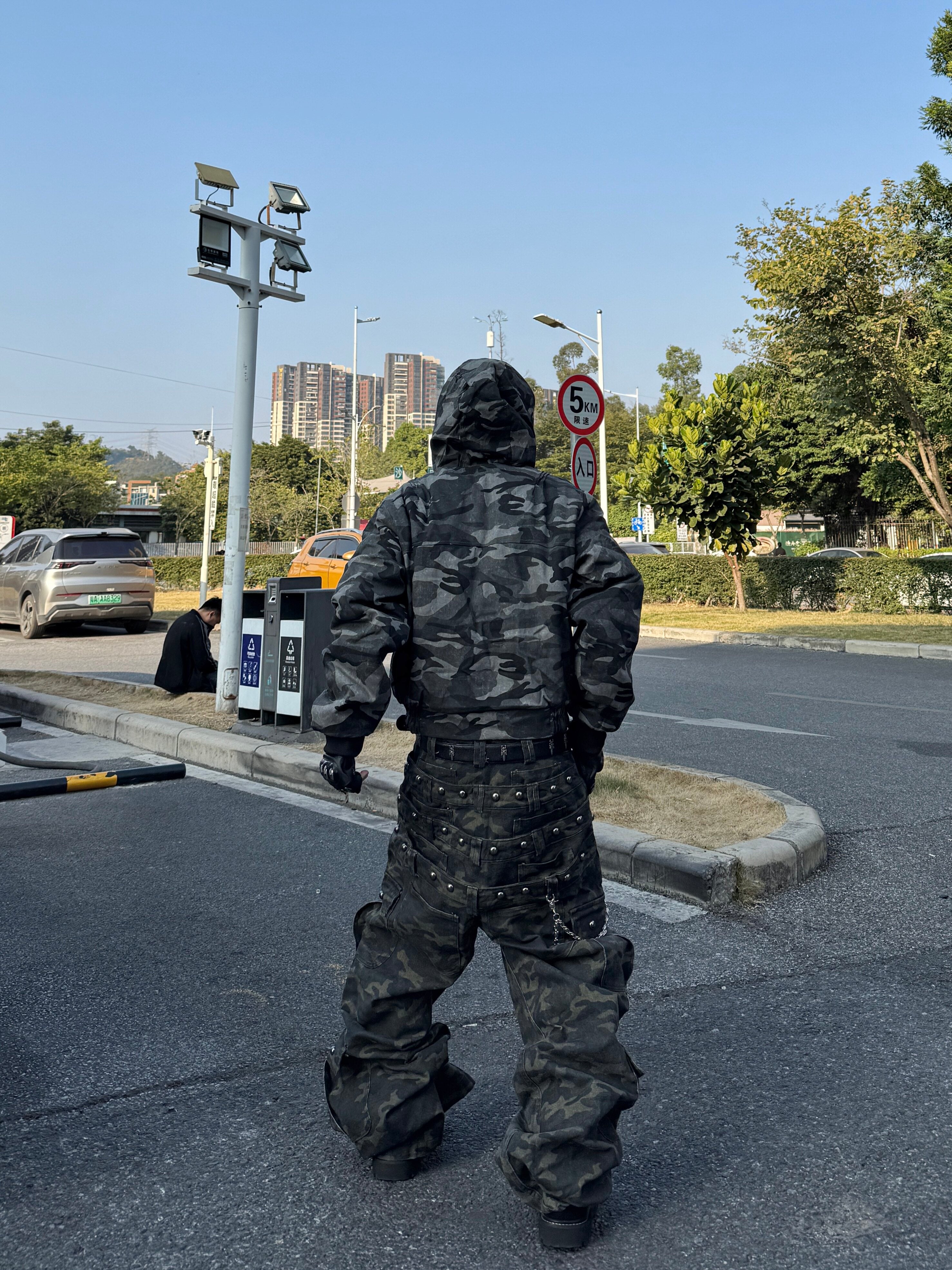 MULTI-WAIST RIVET CAMO CARGO PANTS