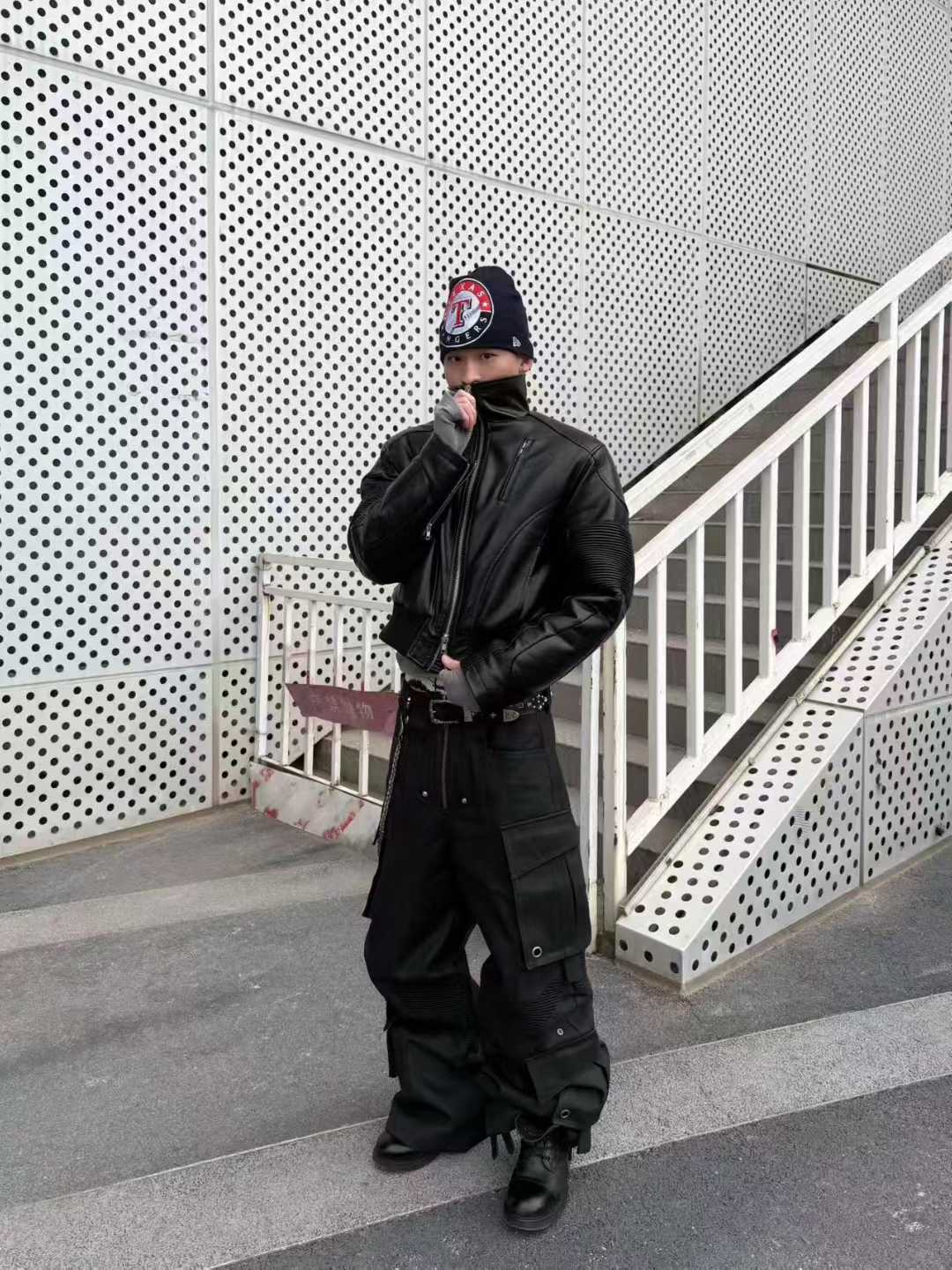 DARKPTPTS MULTI-POCKET WAXED NICHE FLOOR-LENGTH CARGO PANTS