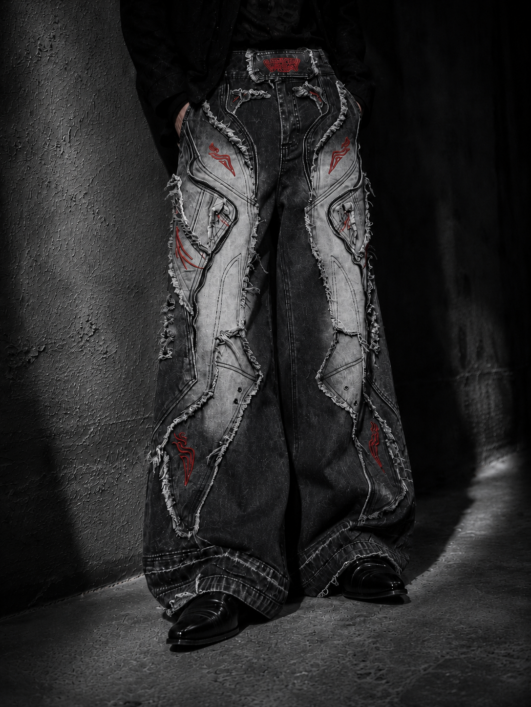 HEAVY-DUTY 3D CUT EMBROIDERY FLARE JEANS Main image