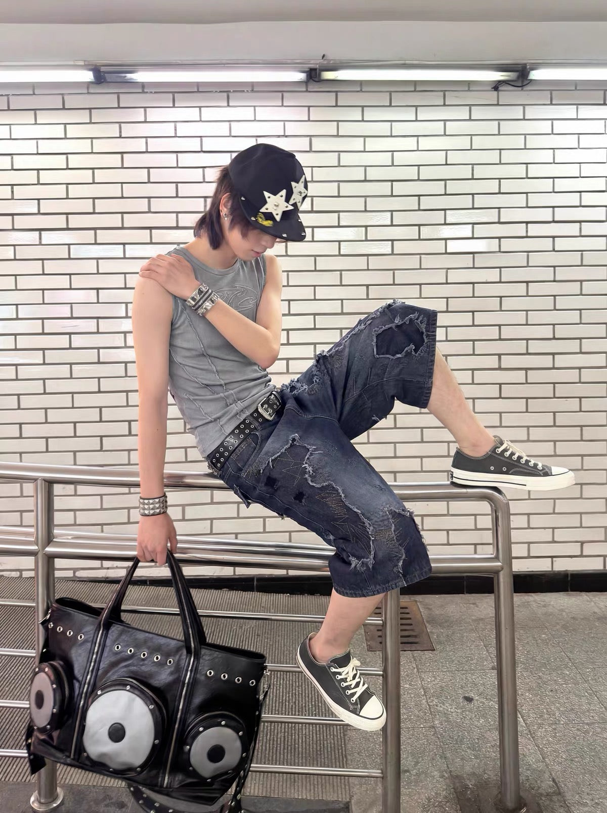LOOSE-FIT DISTRESSED PATCHWORK CROPPED JEANS