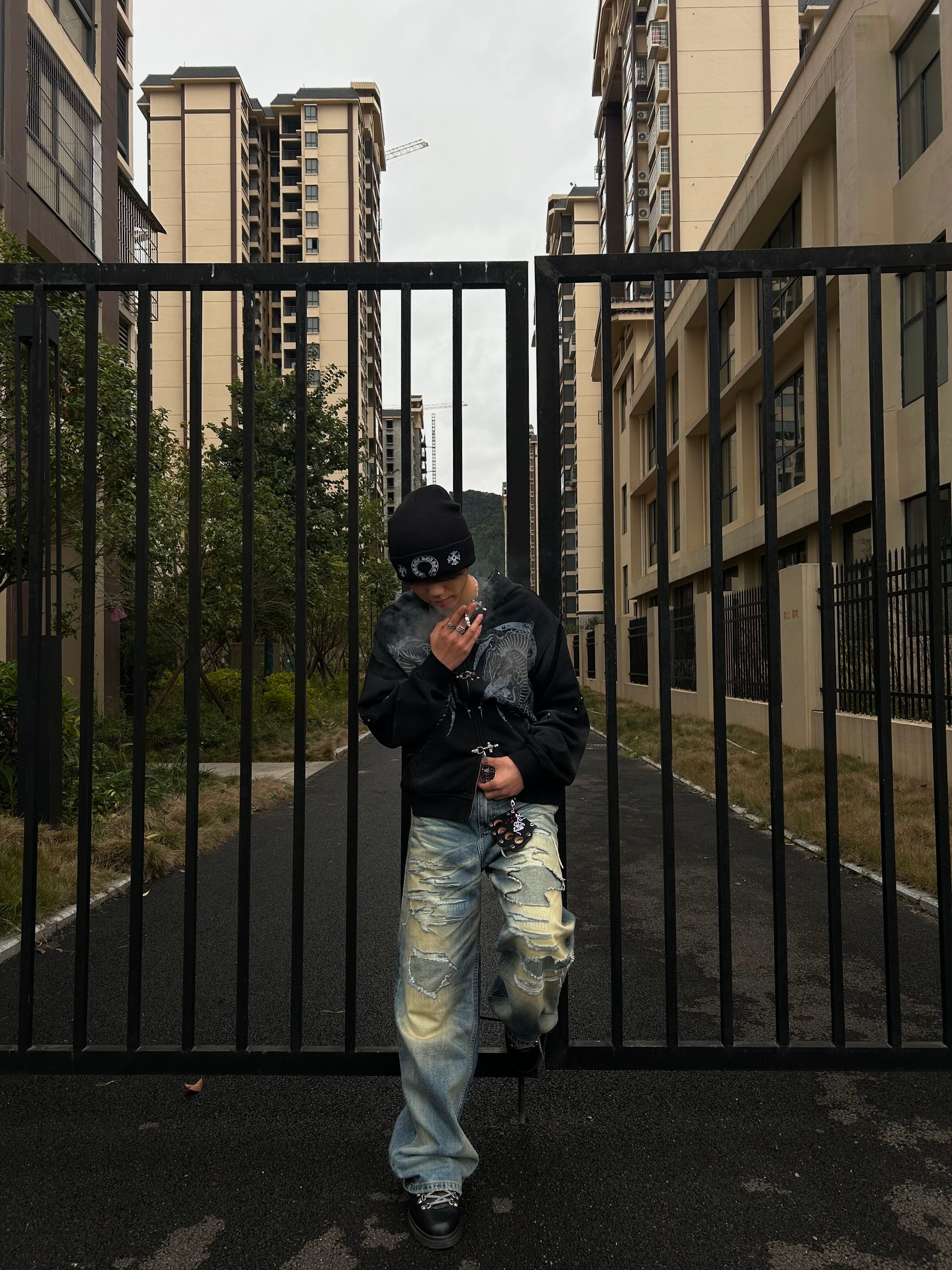 DOUBLE‑CROCODILE SHARK RIVET WASHED BOXY HOODIE