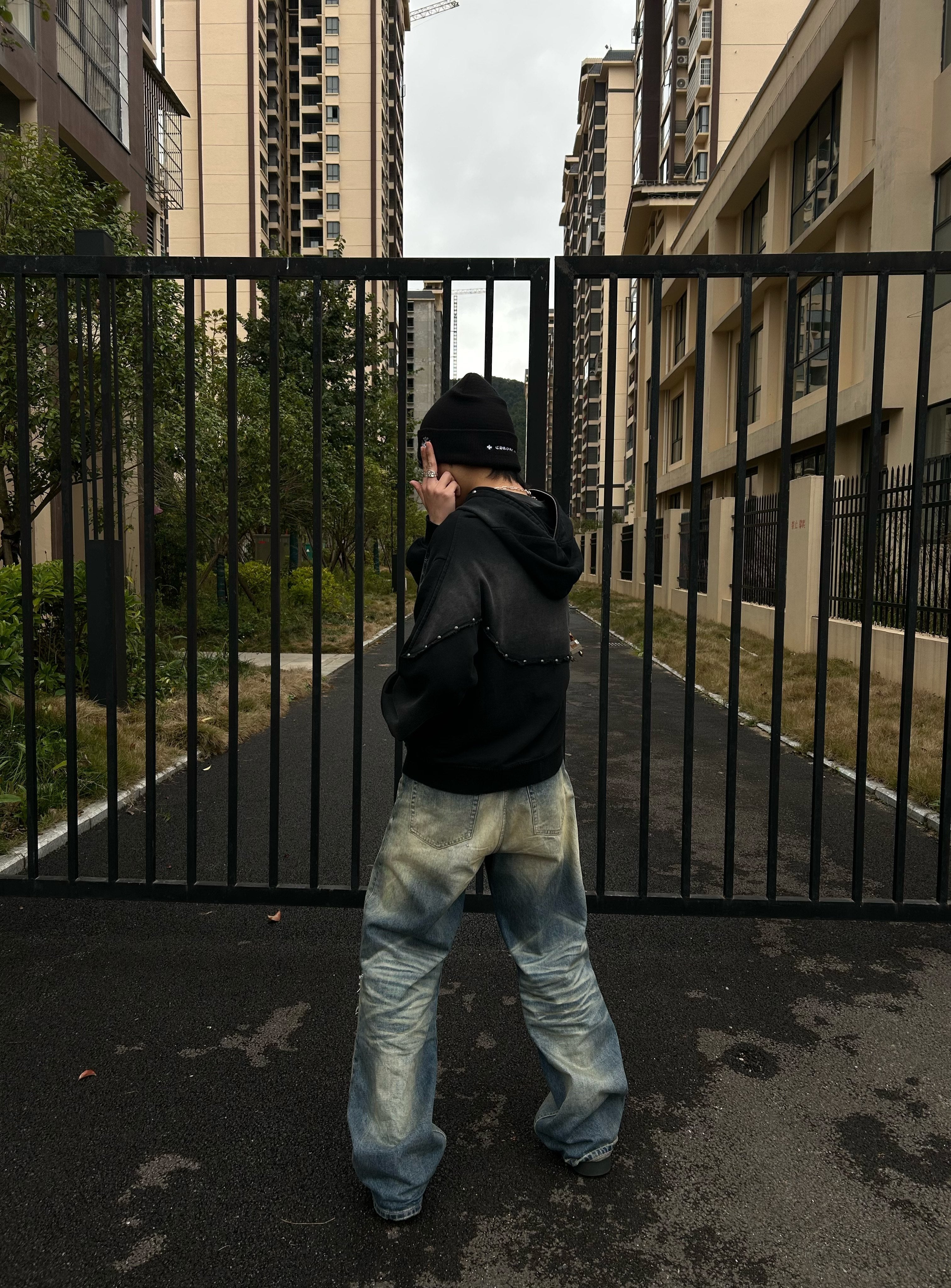 DOUBLE‑CROCODILE SHARK RIVET WASHED BOXY HOODIE