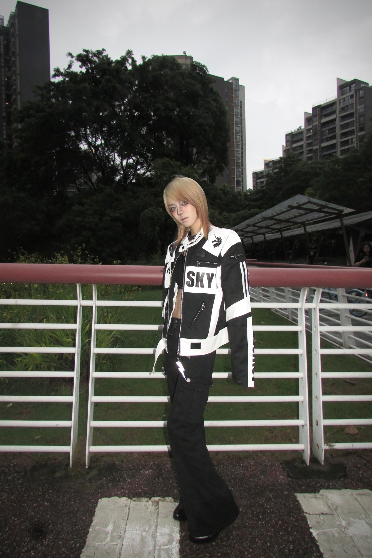 STAND COLLAR SPLICED RACING SUIT SHORT BIKER PU LEATHER JACKET