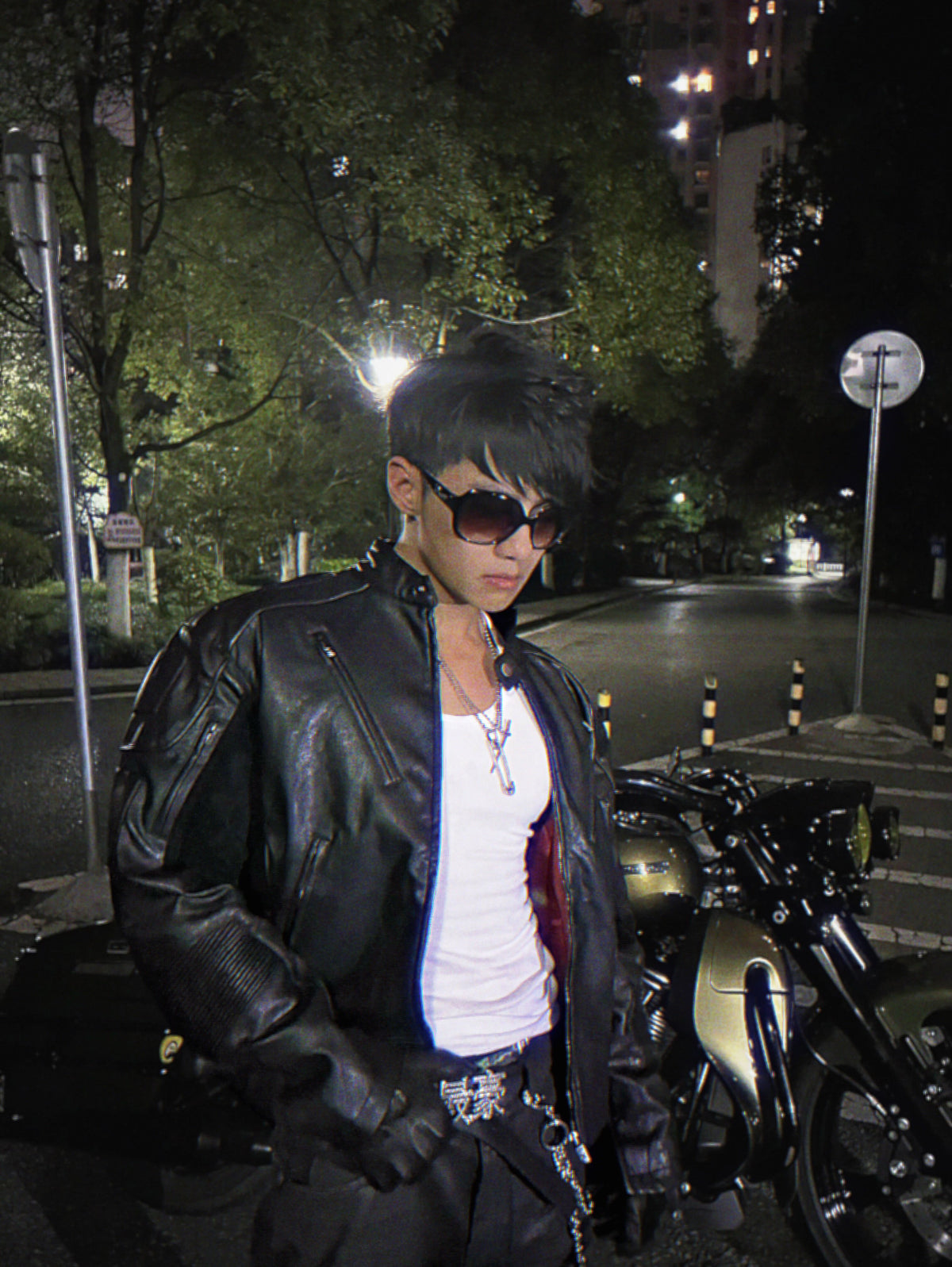 HEAVYWEIGHT ZIPPER OVERSIZED PADDED‑SHOULDER MOTOR LEATHER JACKET