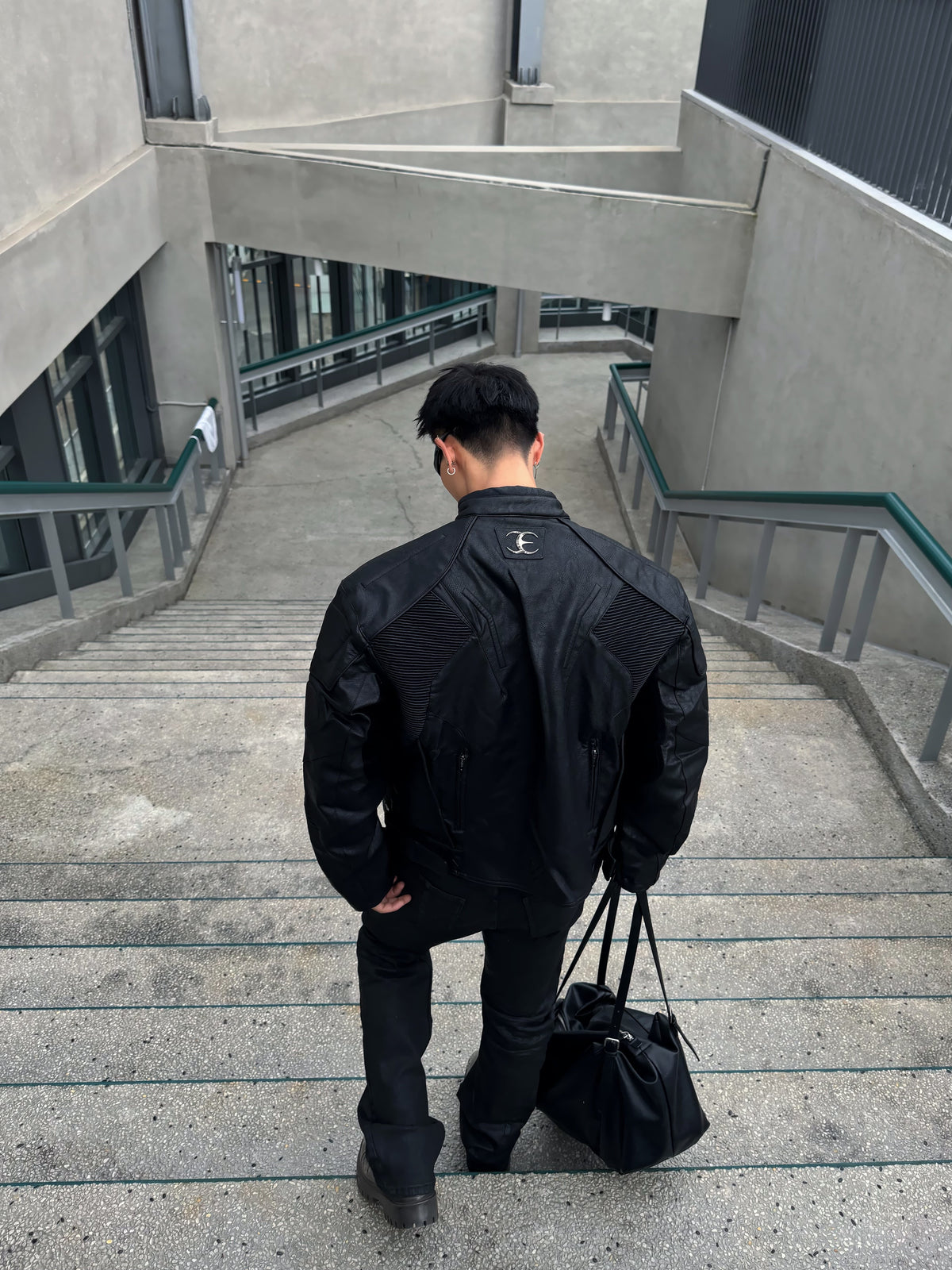 HEAVYWEIGHT ZIPPER OVERSIZED PADDED‑SHOULDER MOTOR LEATHER JACKET