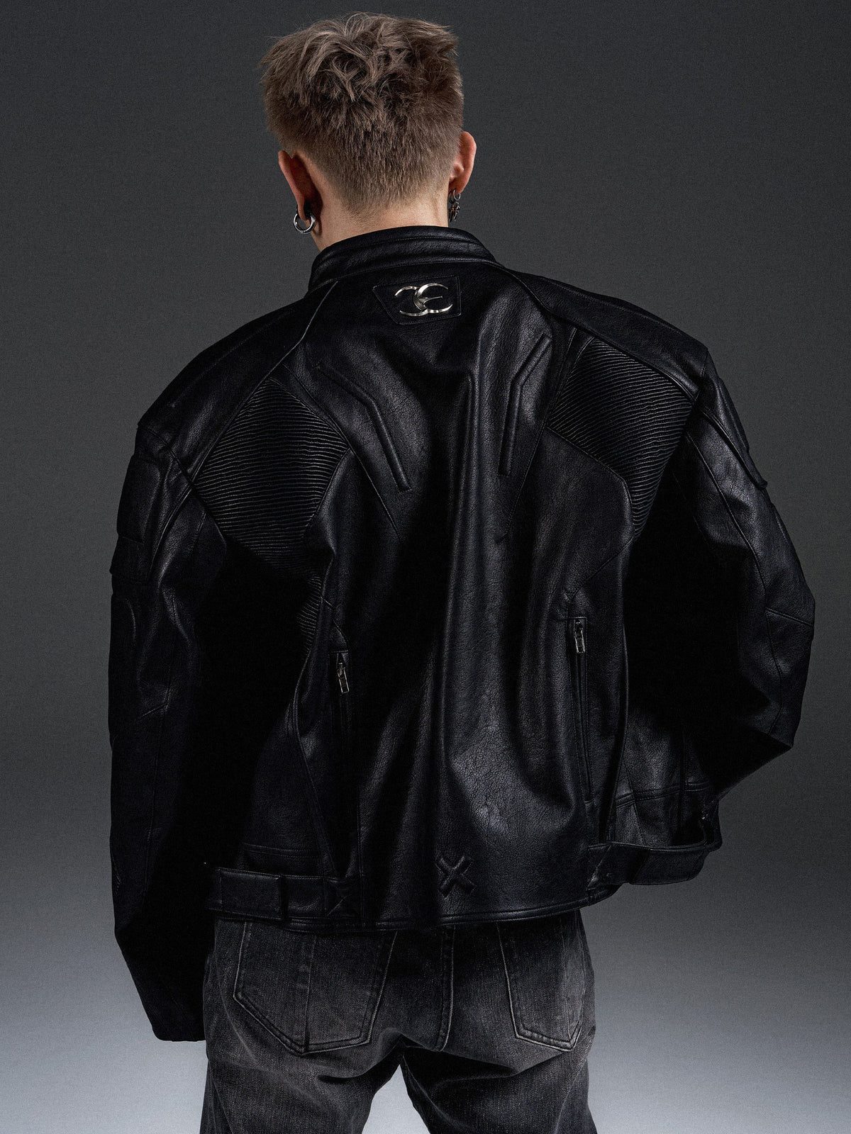 HEAVYWEIGHT ZIPPER OVERSIZED PADDED‑SHOULDER MOTOR LEATHER JACKET