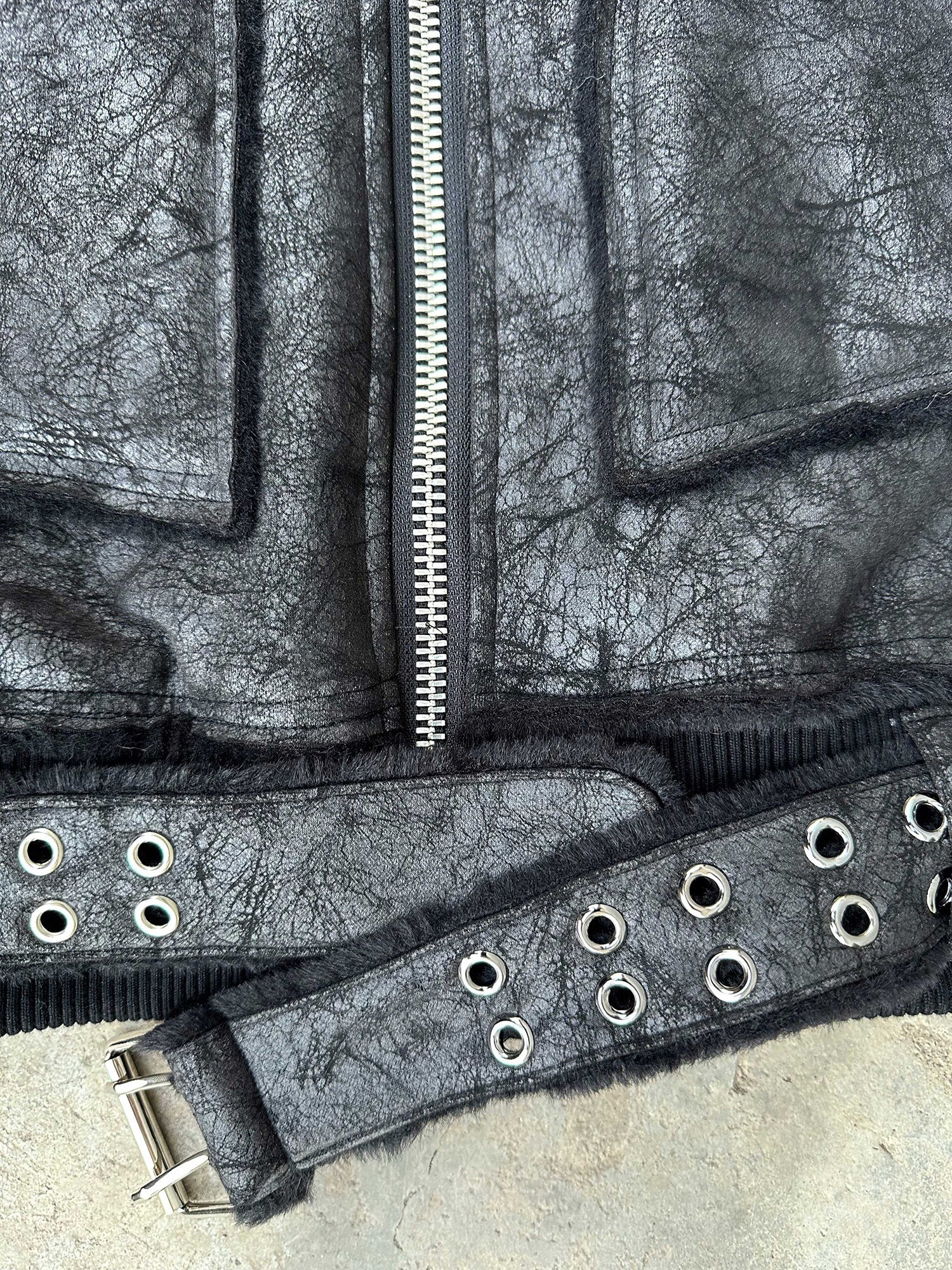 MULTI-ZIPPER REMOVABLE FUR COLLAR CRACKED LEATHER JACKET