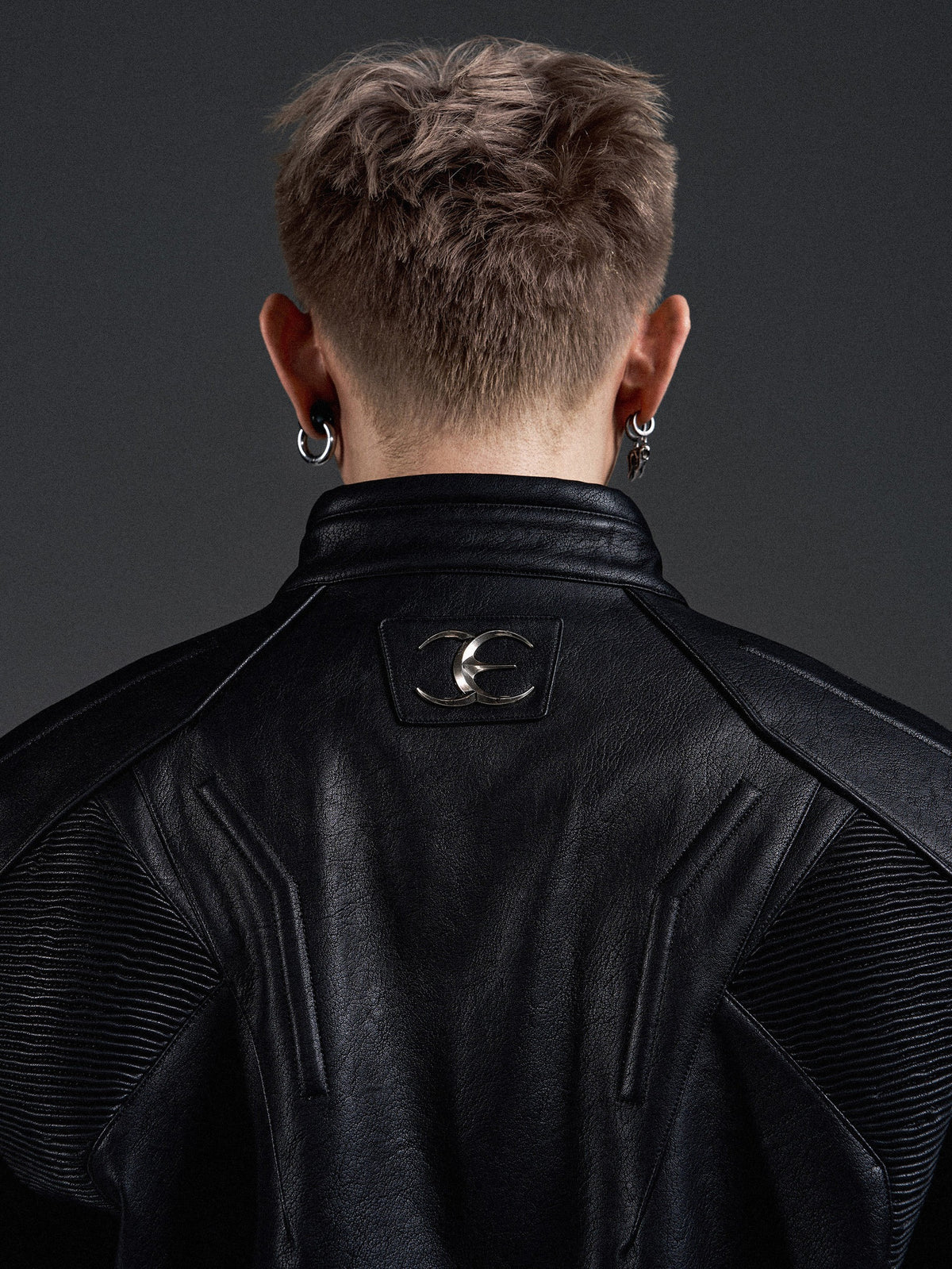 HEAVYWEIGHT ZIPPER OVERSIZED PADDED‑SHOULDER MOTOR LEATHER JACKET
