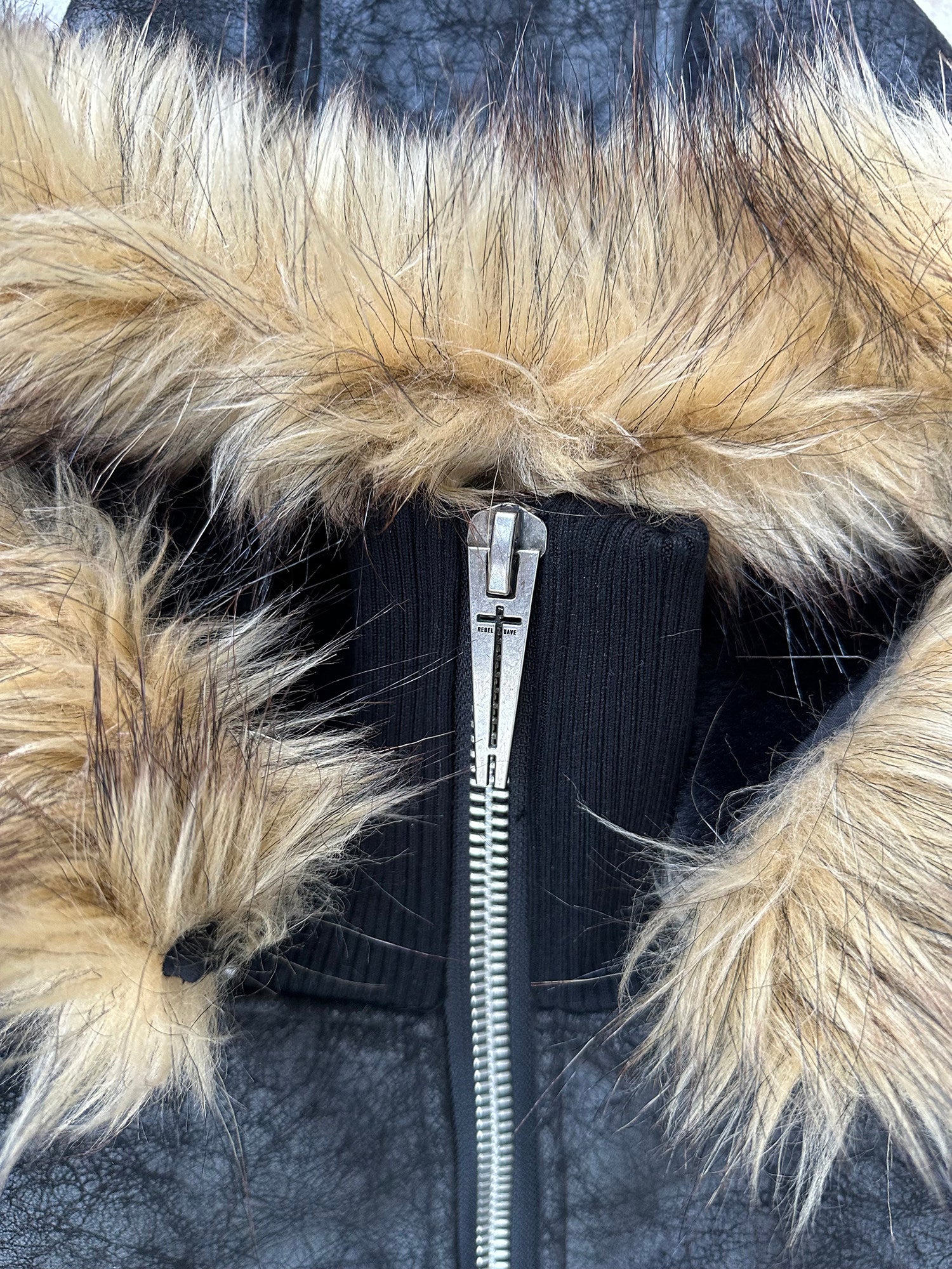 MULTI-ZIPPER REMOVABLE FUR COLLAR CRACKED LEATHER JACKET