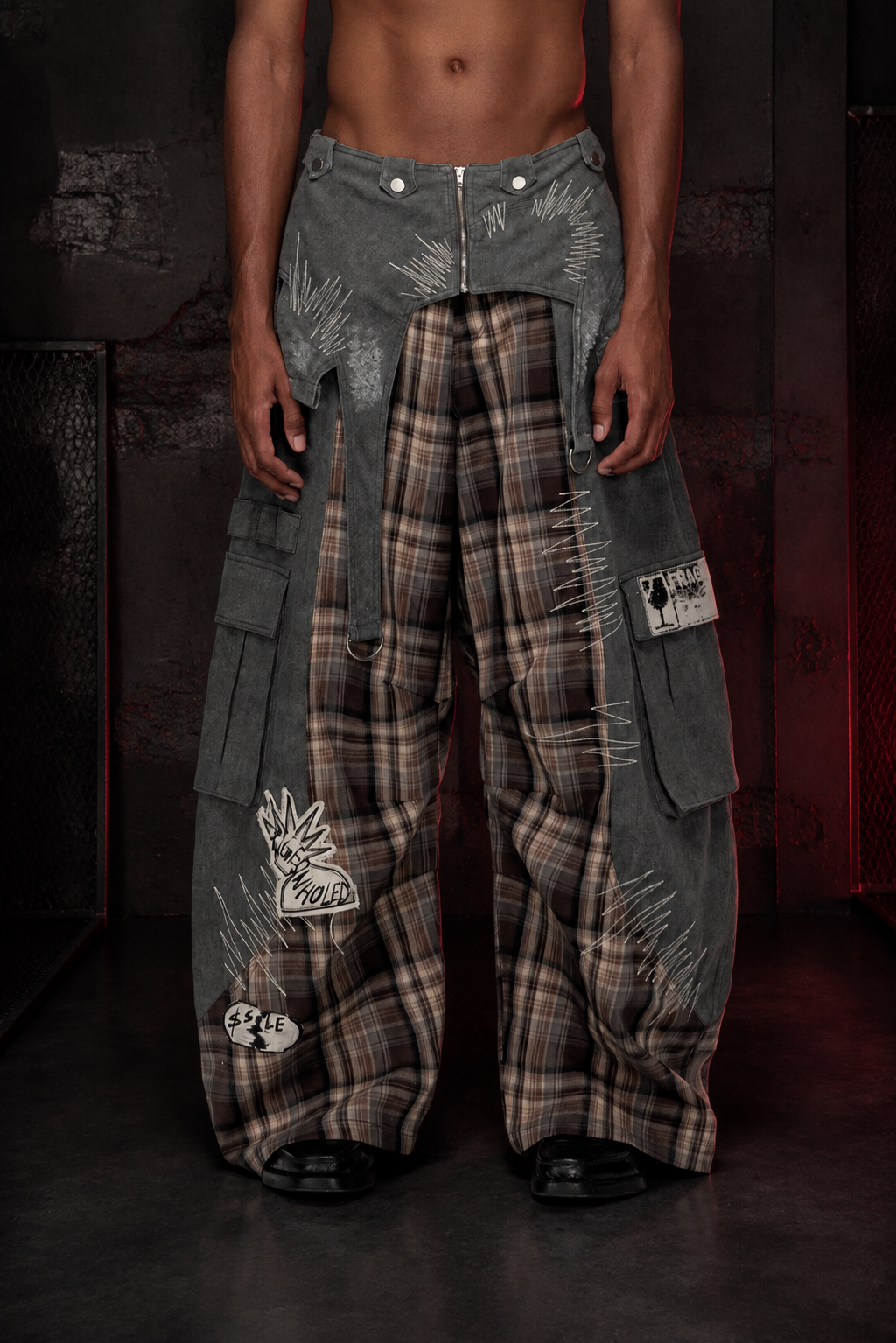 DETACHABLE WAIST SASH WEB TAG PLAID CARGO PANTS Main image
