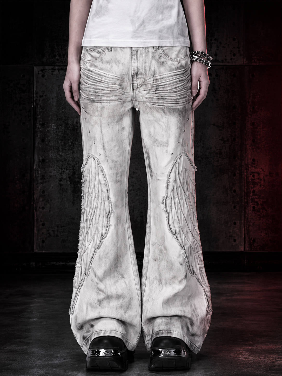 ANGEL DISTRESSED WING PATCH EMBROIDERY FLARE VERSATILE CASUAL JEANS Main image