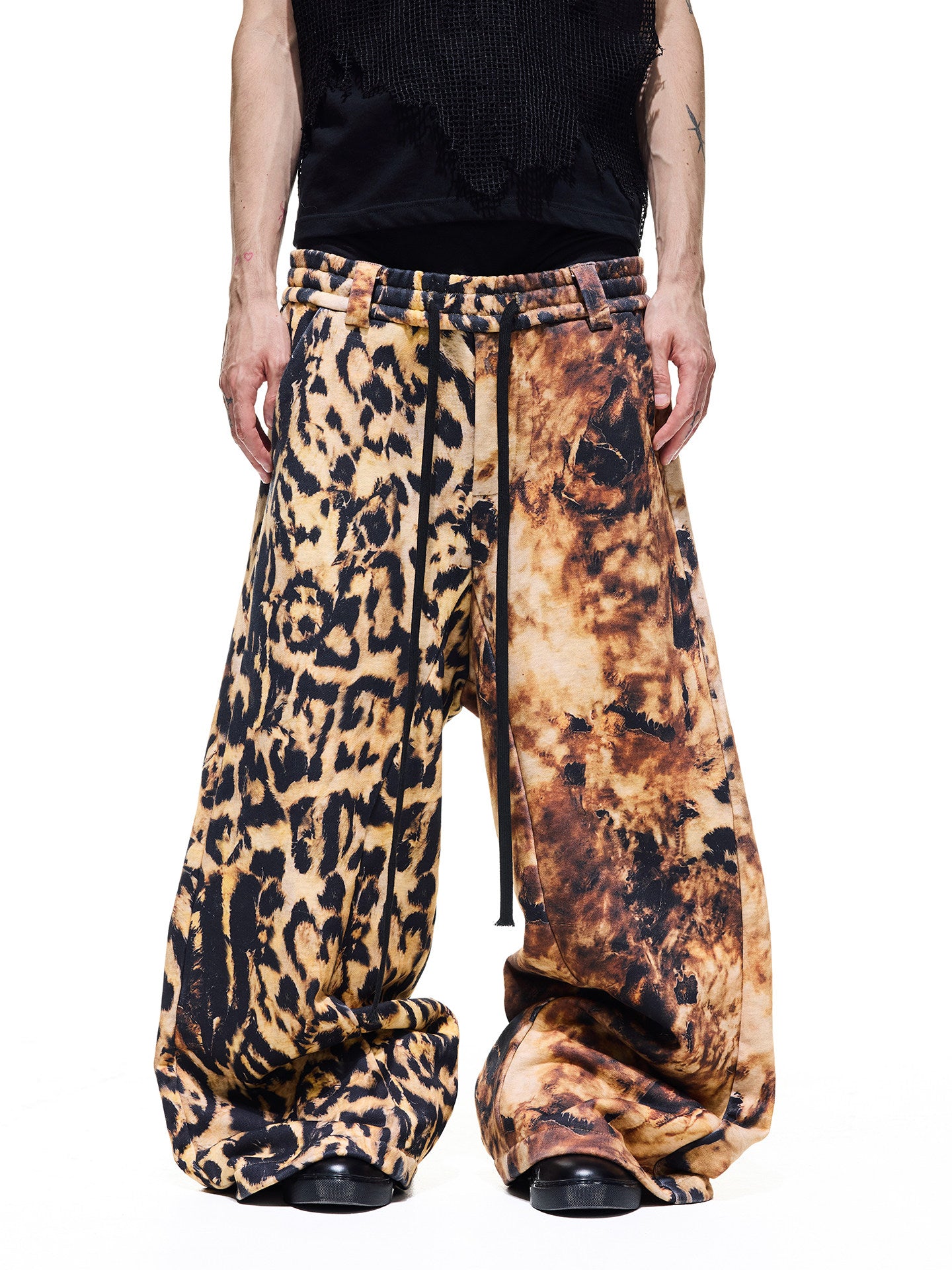 American high street trendy casual, captures classic American high-street fashion vibe.
