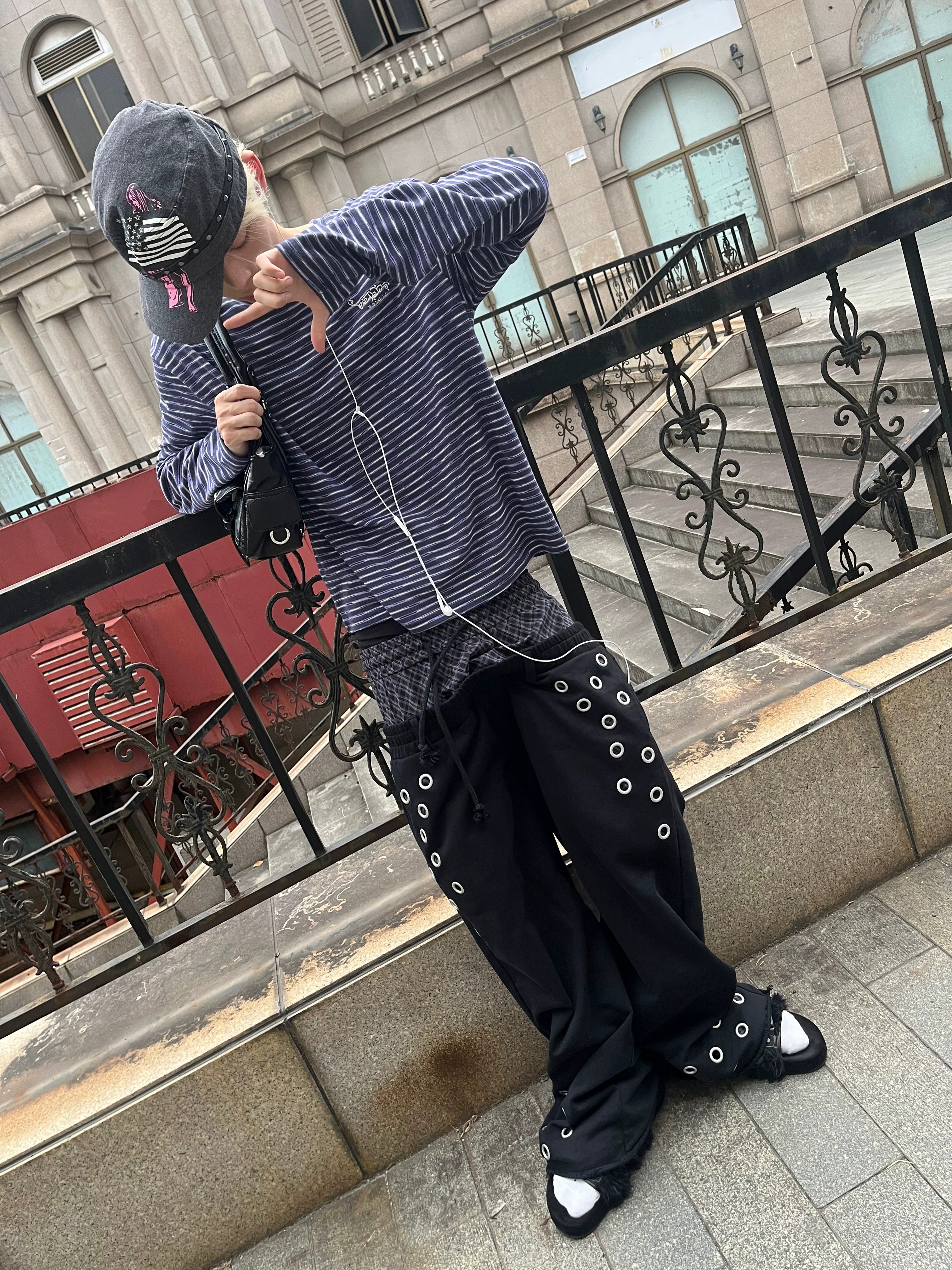 DOUBLE-WAIST PLAID DIAGONAL CUT BIG EYELET FAKE TWO-PIECE SWEATPANTS Secondary image