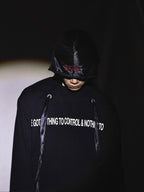 Drawstring-adjust loose cargo pants, adjustable waist and hem drawstrings let you freely alter the loose silhouette.