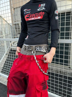 Frayed hem grunge cargo shorts are finished with raw frayed hem edges and multi functional cargo pockets, capturing the worn-in, rugged aesthetic of classic grunge street culture.