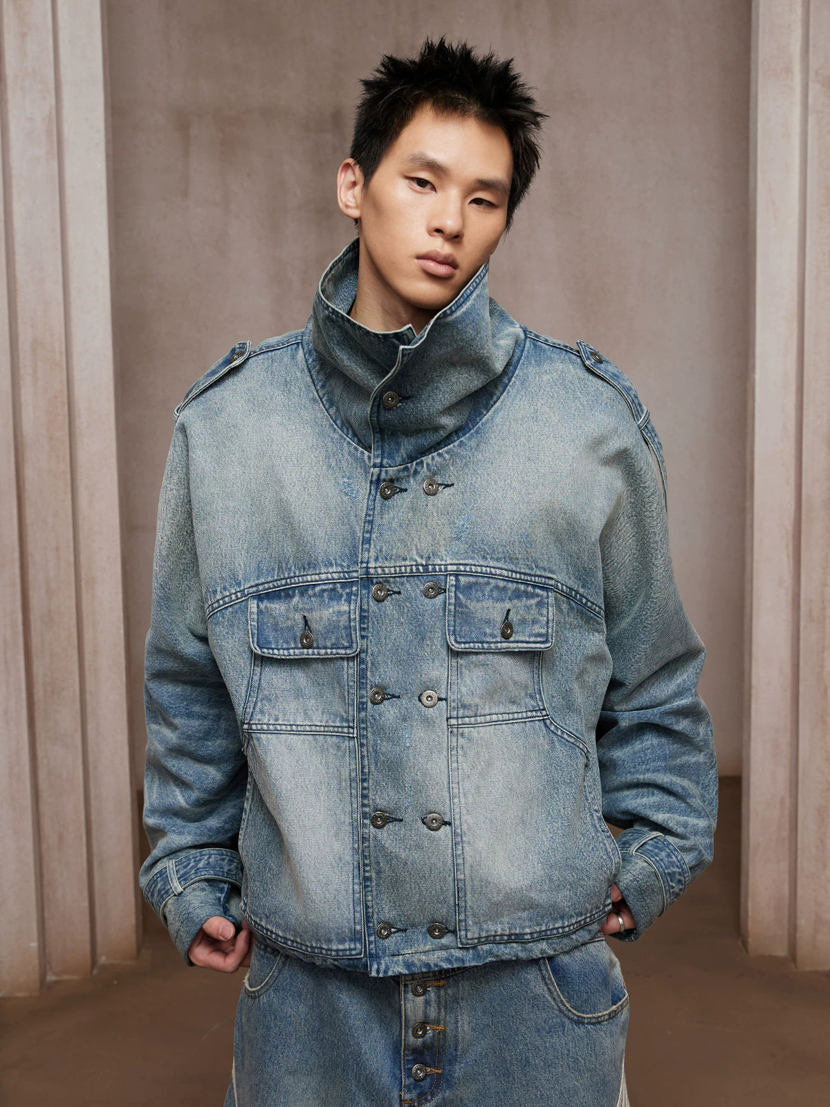 Hiphop baggy denim pant with double-knee reinforcement delivers loose retro hip-hop silhouette and heavy-duty street construction.