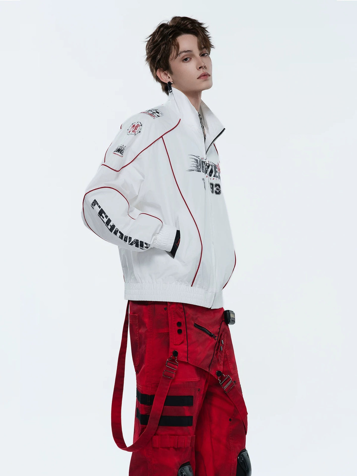 Hiphop silhouette printed crop hoodie features bold graphic prints and a cropped cut, shaping a sharp hip-hop street silhouette.