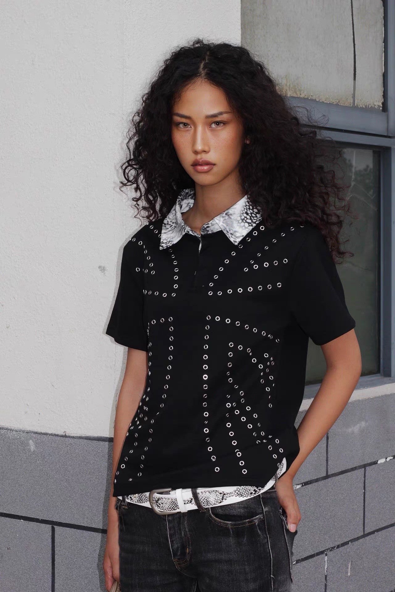 muted neutral olive tones match practical utility‑inspired designs for this street‑fashion piece, bringing understated rugged minimalist charm for everyday urban outfits.