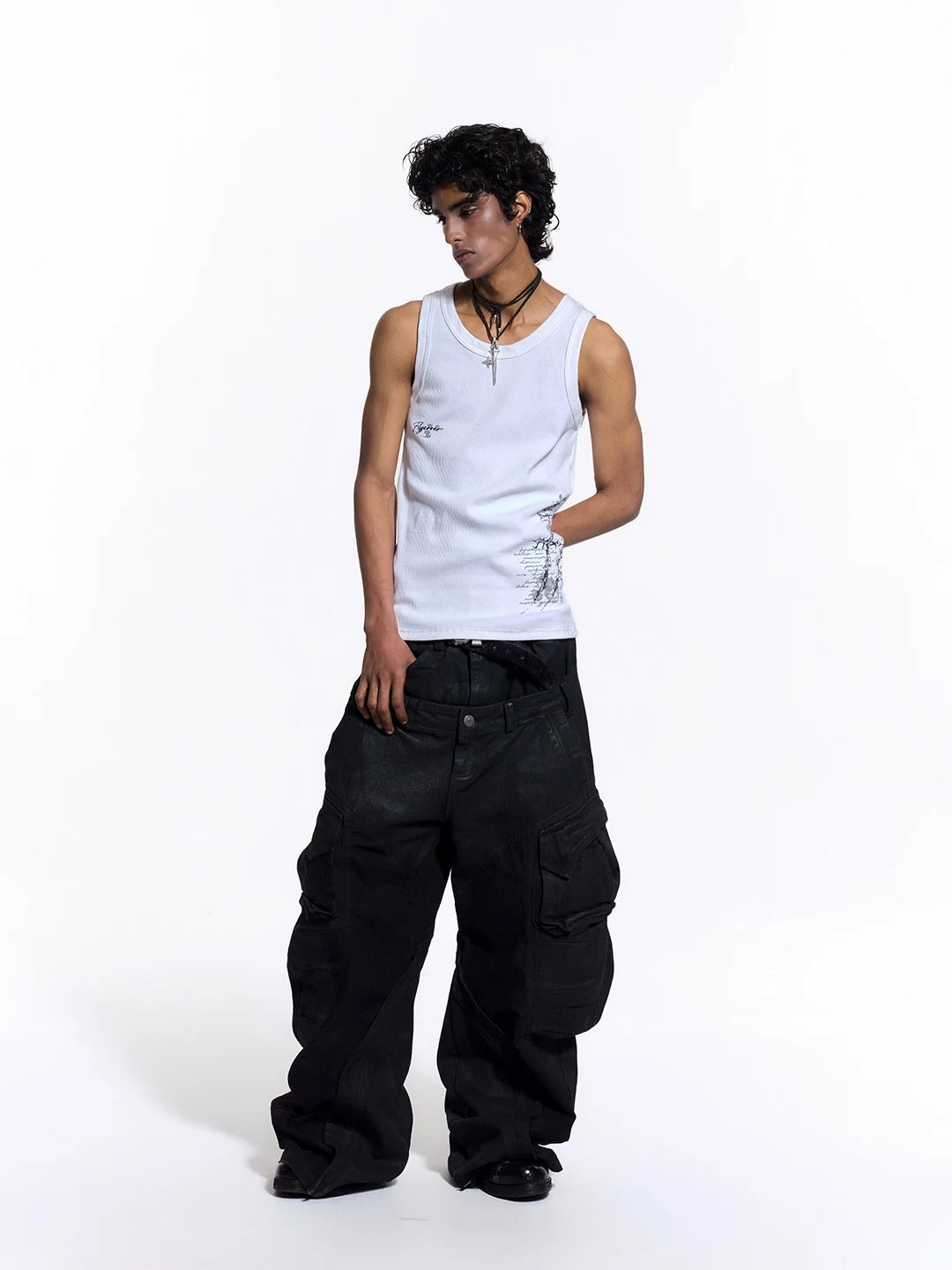 Panel splice urban long sleeve top uses mixed panel splicing design and streamlined cut for distinctive urban street styling.