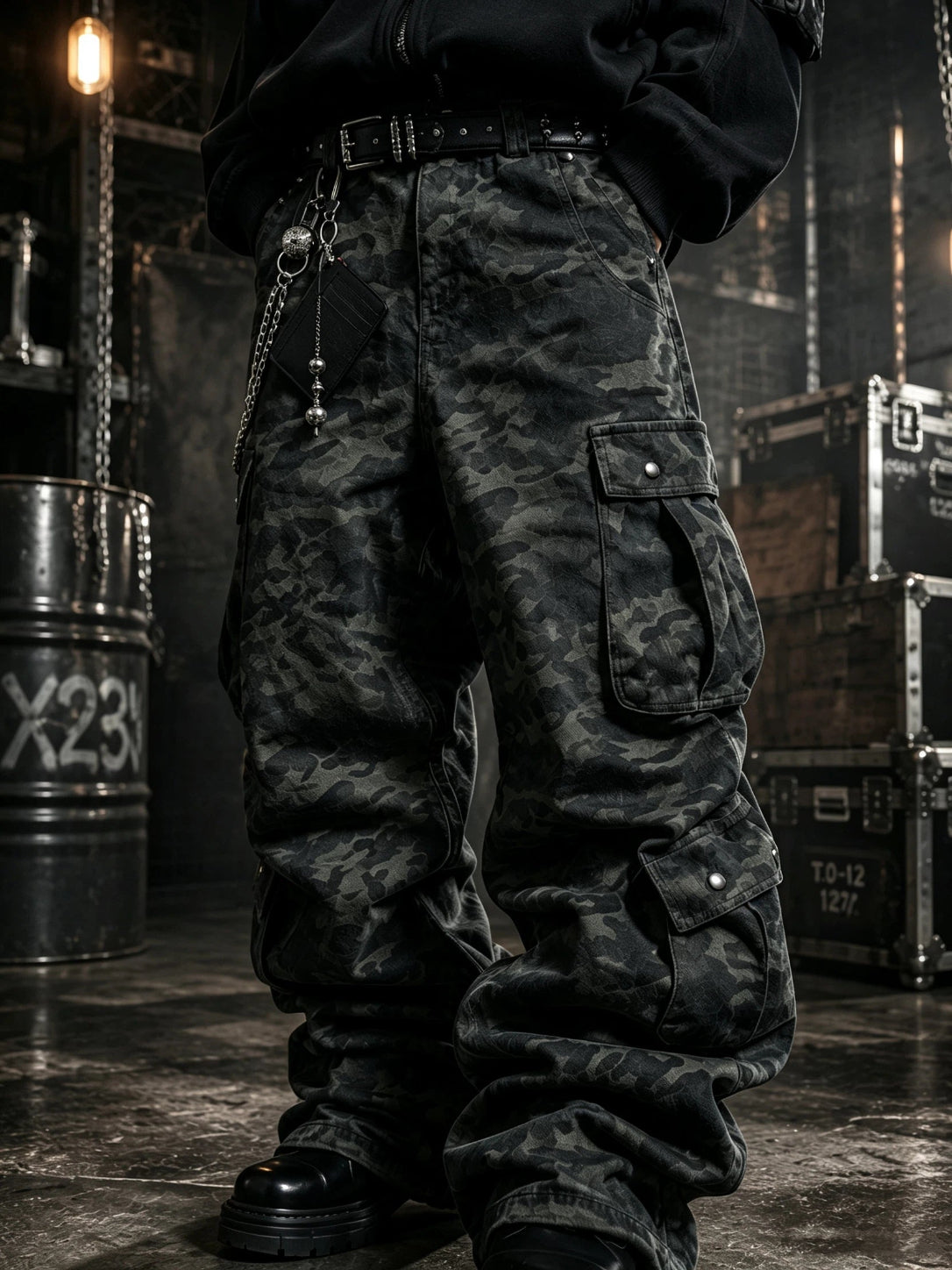 MULTI-WAIST RIVET CAMO CARGO PANTS Main image