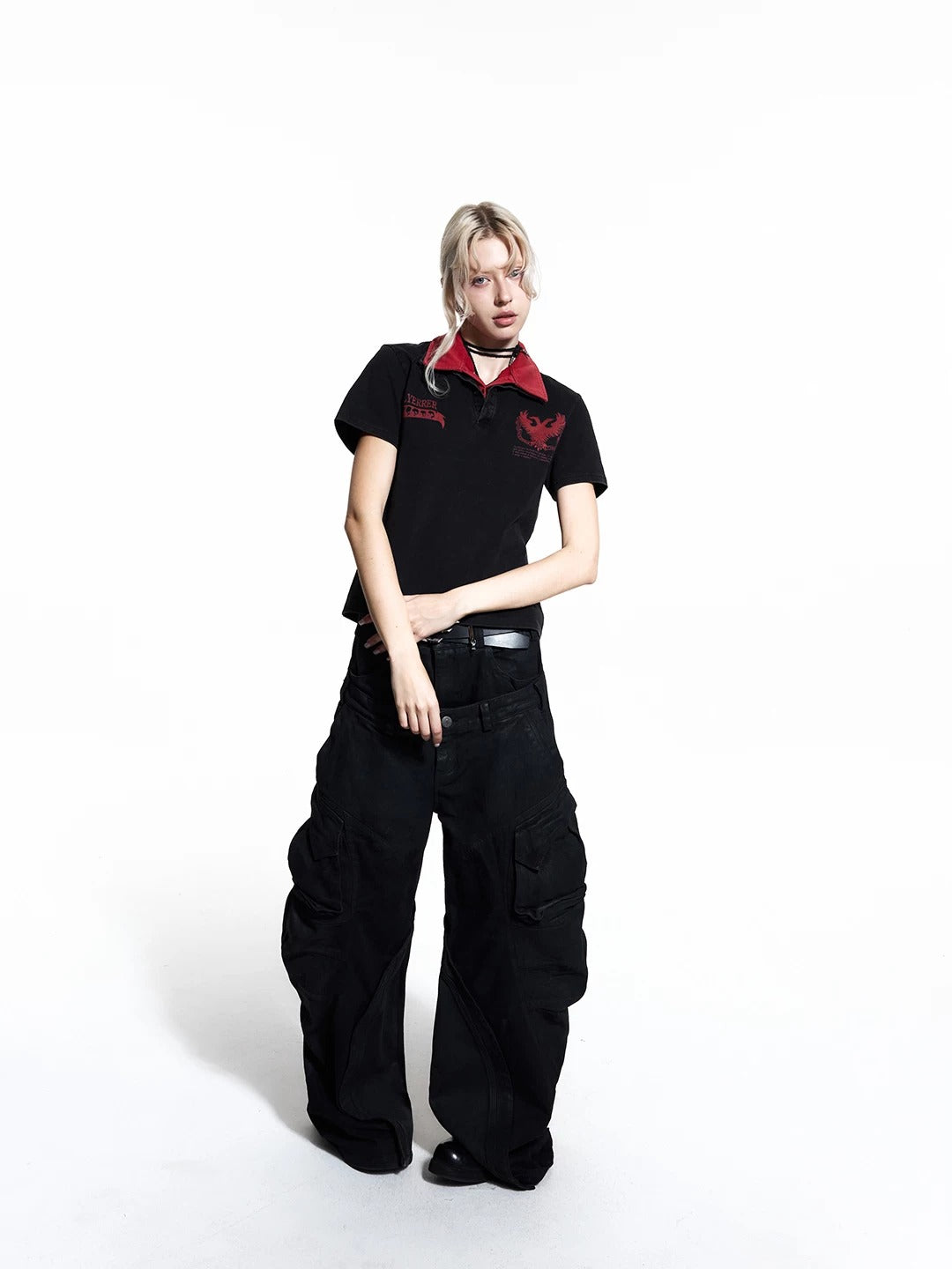 Pigment dyed baggy cargo trousers adopt pigment dye finish and roomy baggy silhouette, offering rich vintage tone and practical multi pockets for street outfits.