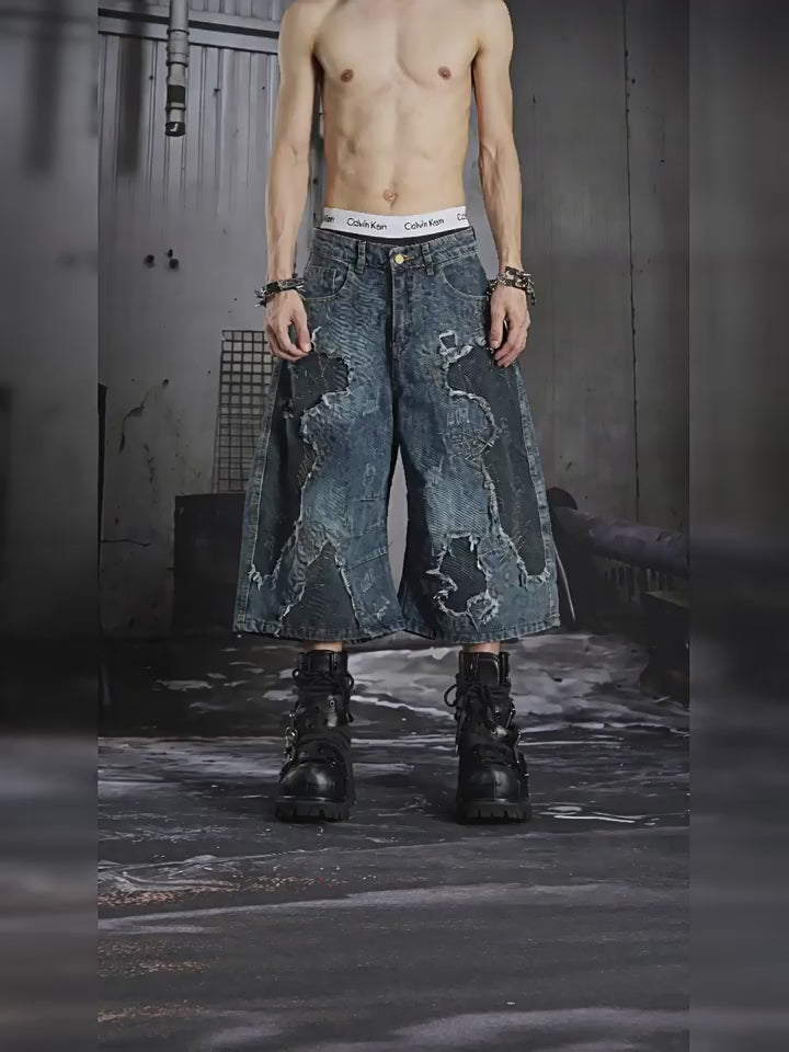 LOOSE-FIT DISTRESSED PATCHWORK CROPPED JEANS