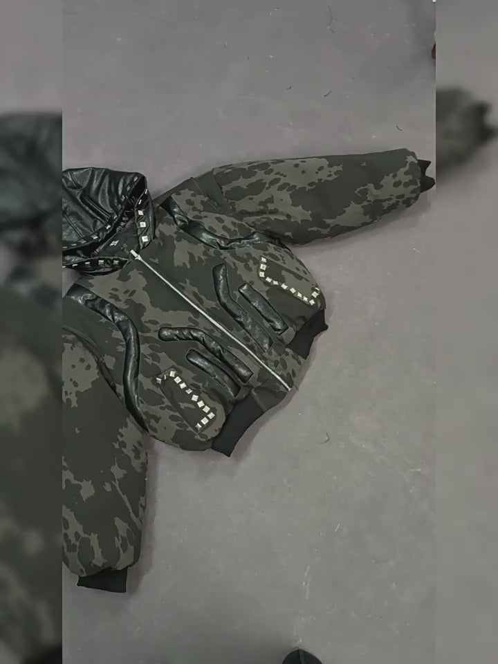 HEAVYWEIGHT CAMO RIVET HOODED BOMBER JACKET