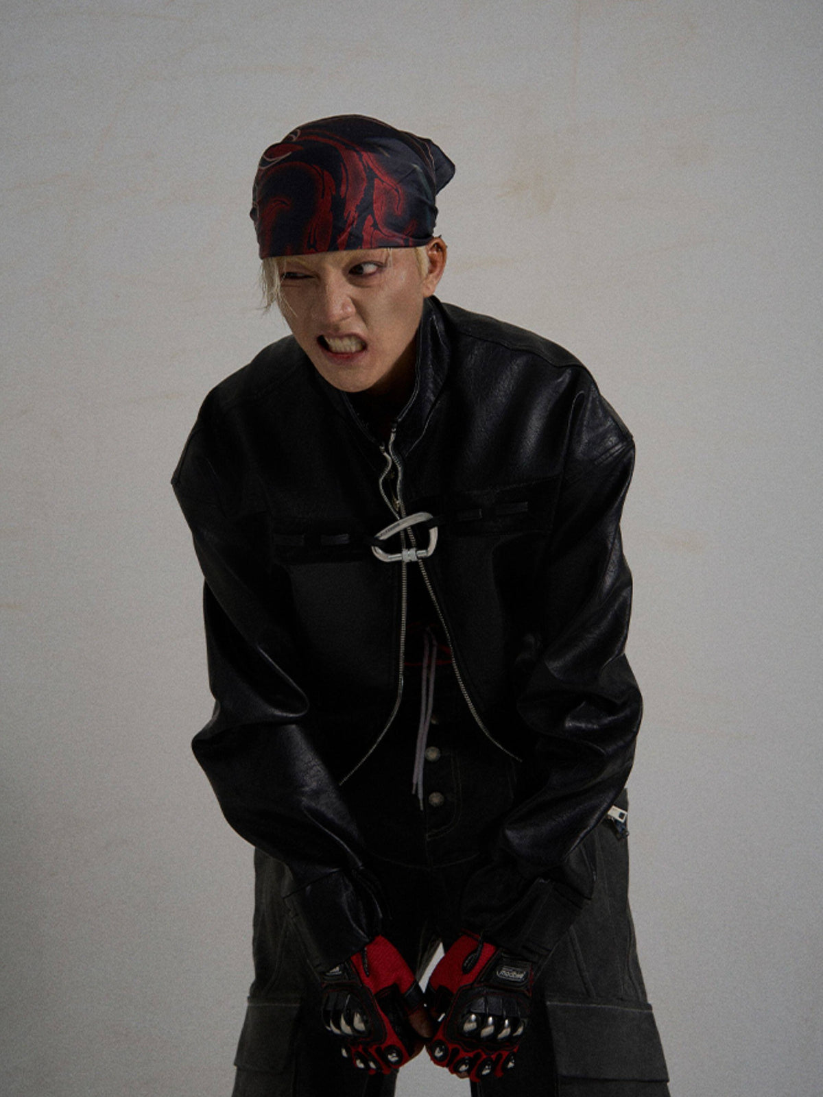 Raw-edge deconstructed street jacket coat features exposed raw edges and deconstructed panel cutting, creating an avant-garde, unrestrained streetwear look.
