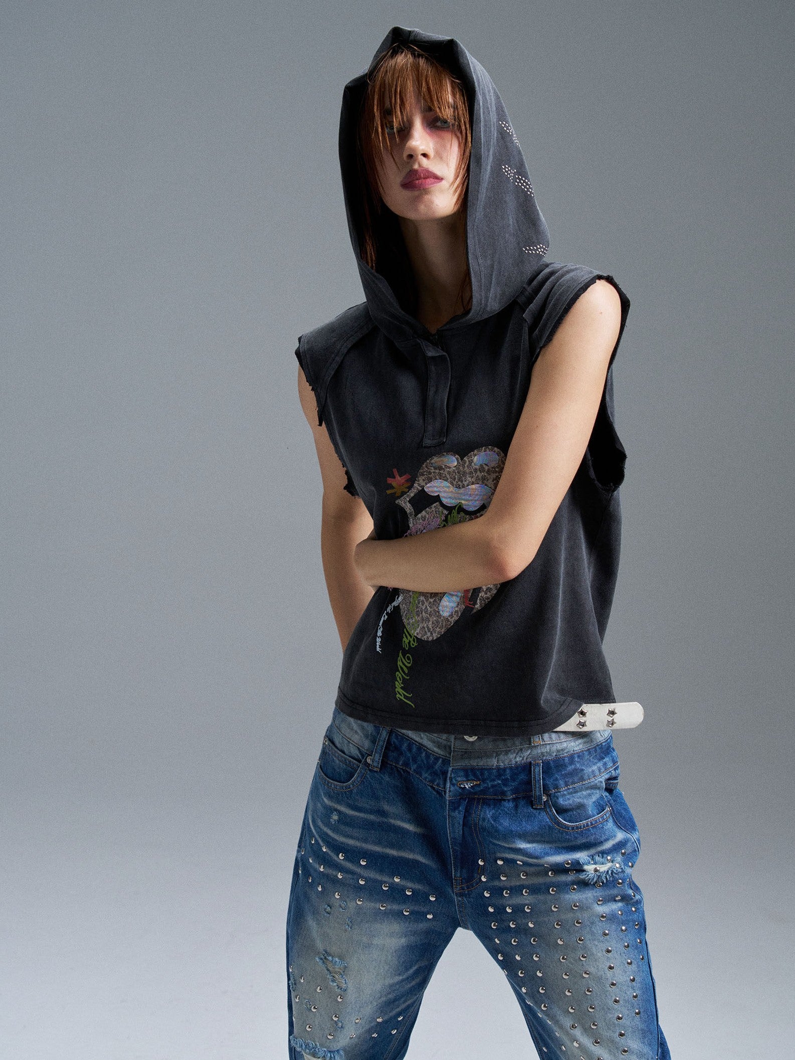 plush sherpa inner lining locks in warmth on this cozy winter hoodie, perfect for cold-weather casual street outfits.
