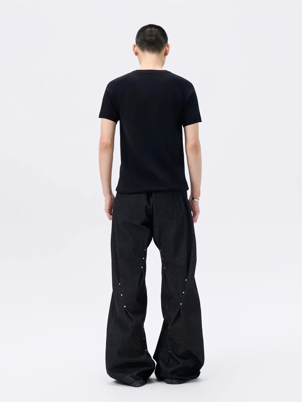 Urban skate frayed cargo pants with raw frayed trims and multi utility pockets, built in a laid-back relaxed fit to embody rugged, authentic skate street energy.