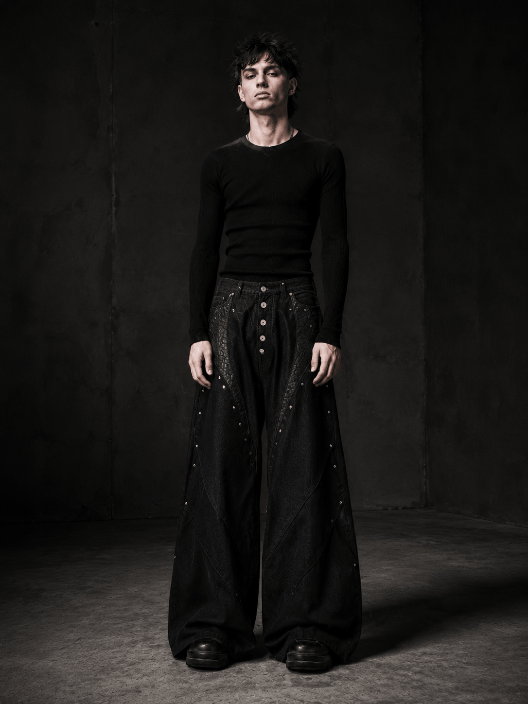 Y2k hot trendy bold street style, iconic retro Y2K aesthetic with vivid bold styling.